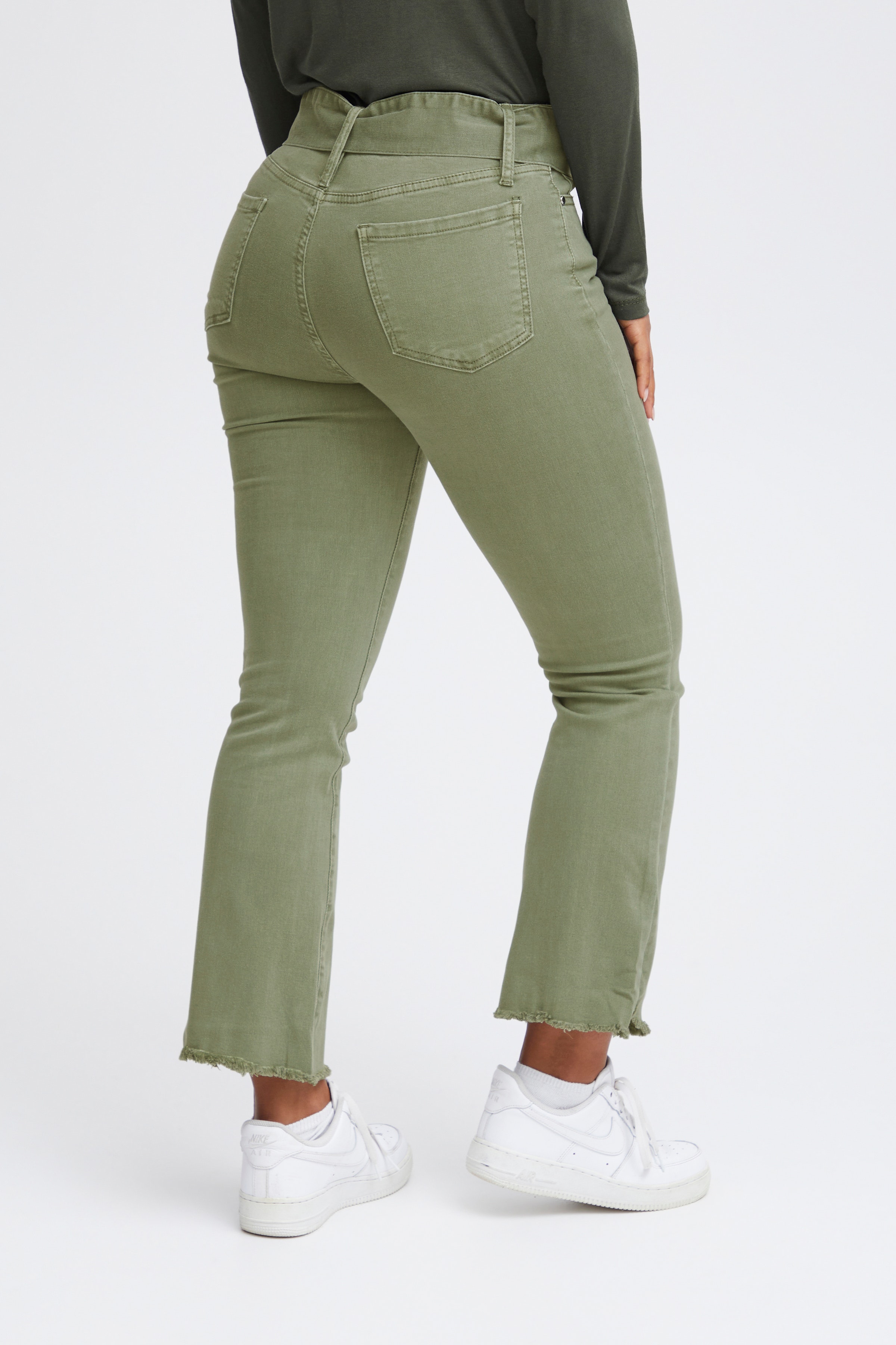 SBANITA Trousers LOOKBOOK BACK 22100456-190312