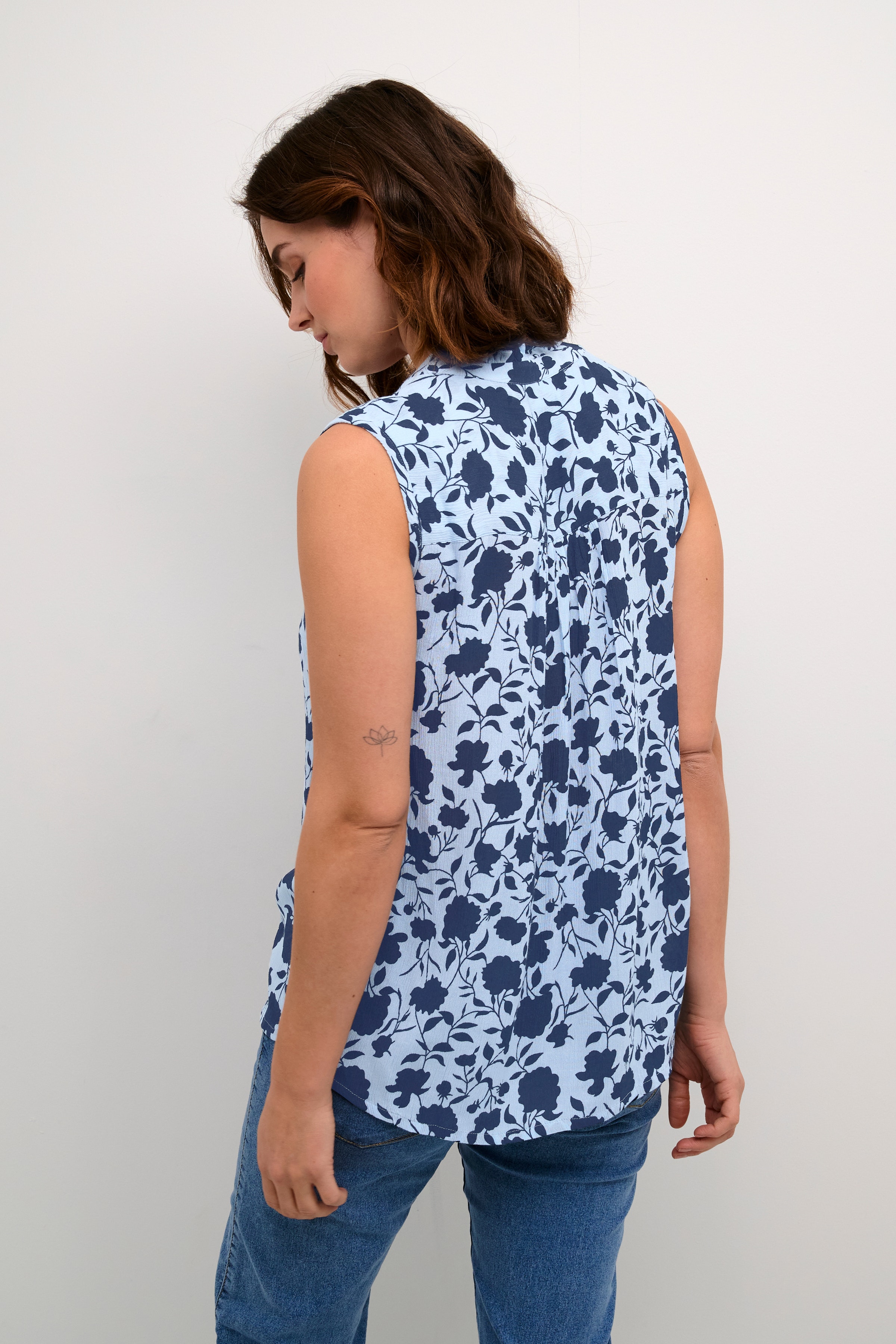 KAisolde Top LOOKBOOK BACK 10509012-106052