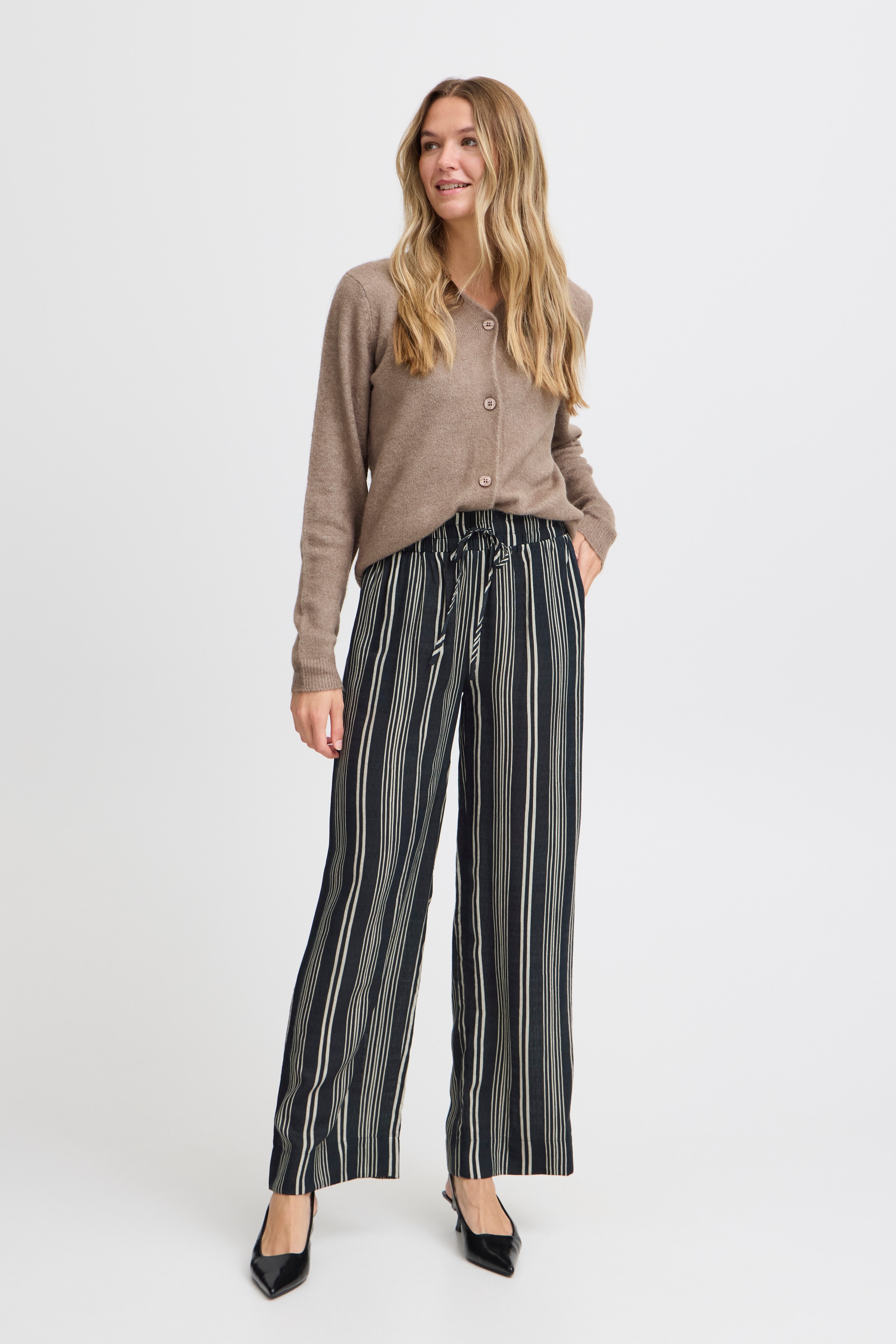 FRARIANA Trousers LOOKBOOK FRONT 20614219-203435