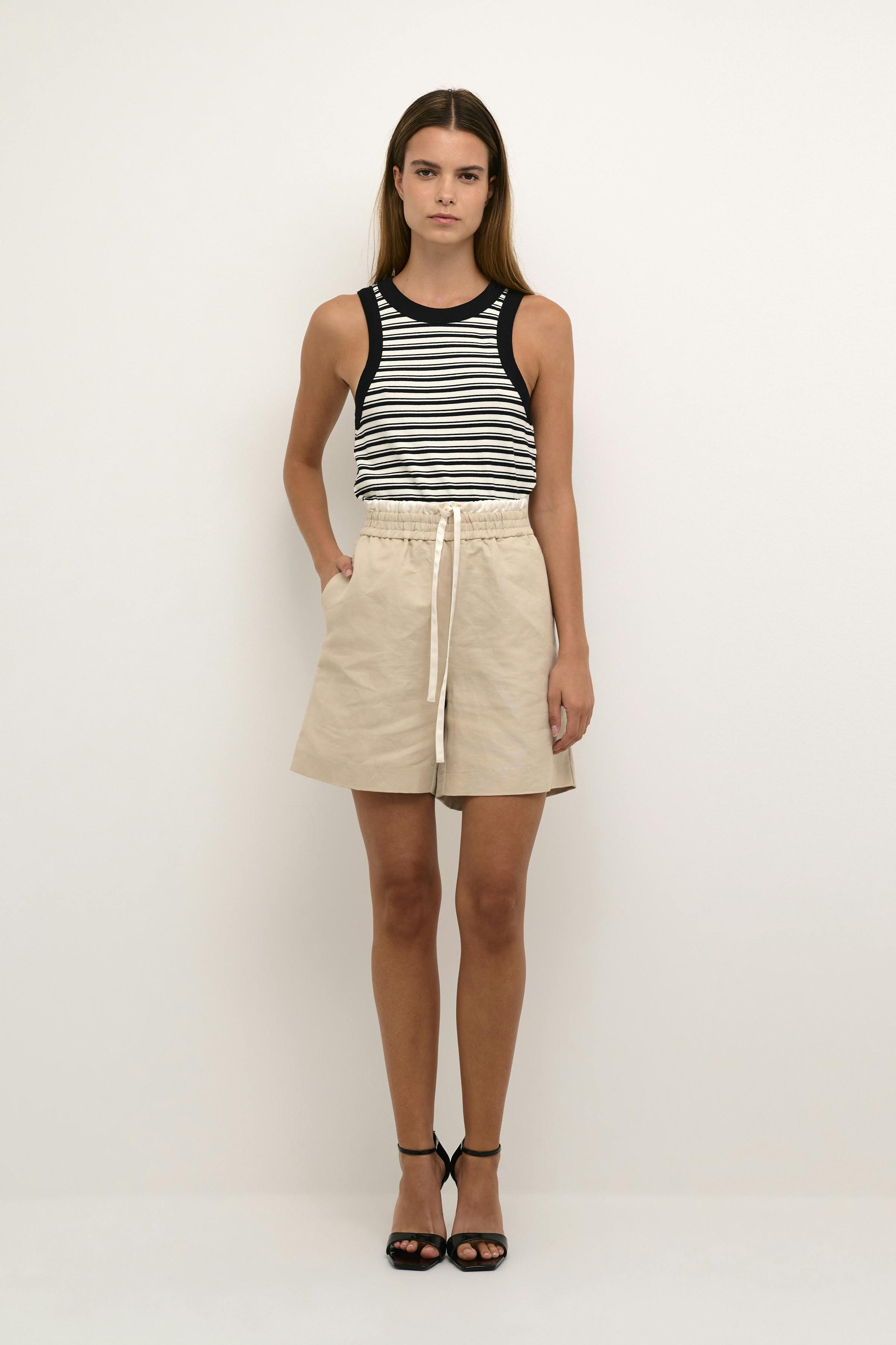 ObiKB Linne shorts LOOKBOOK FRONT 10104947-141106