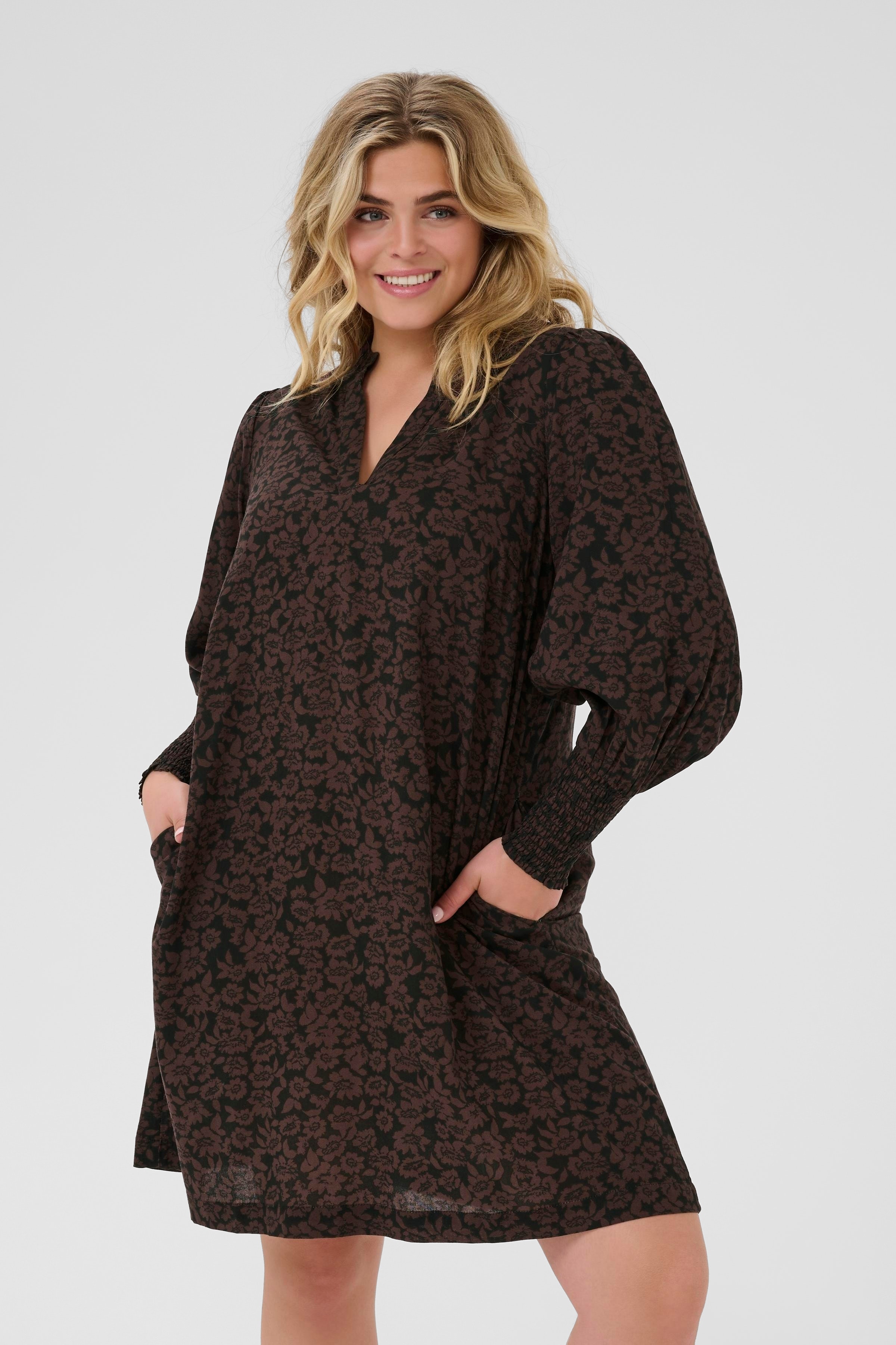 KCbella Jurk LOOKBOOK FRONT 10582489-107734