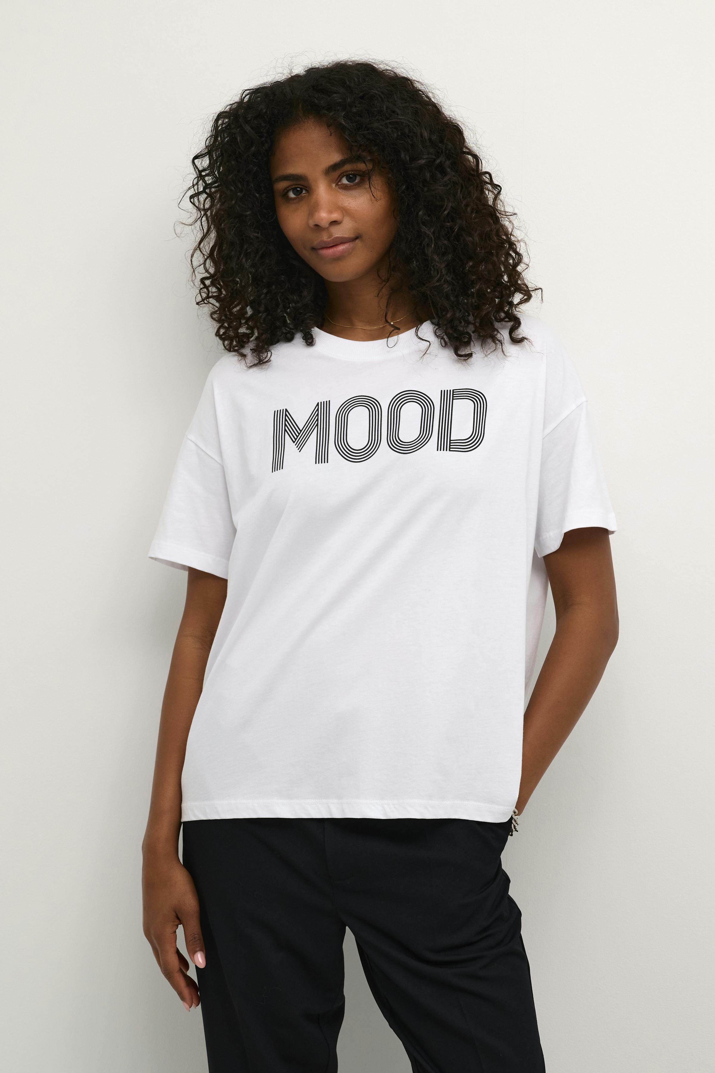 KAmolly T-shirt LOOKBOOK FRONT 10509057-110601