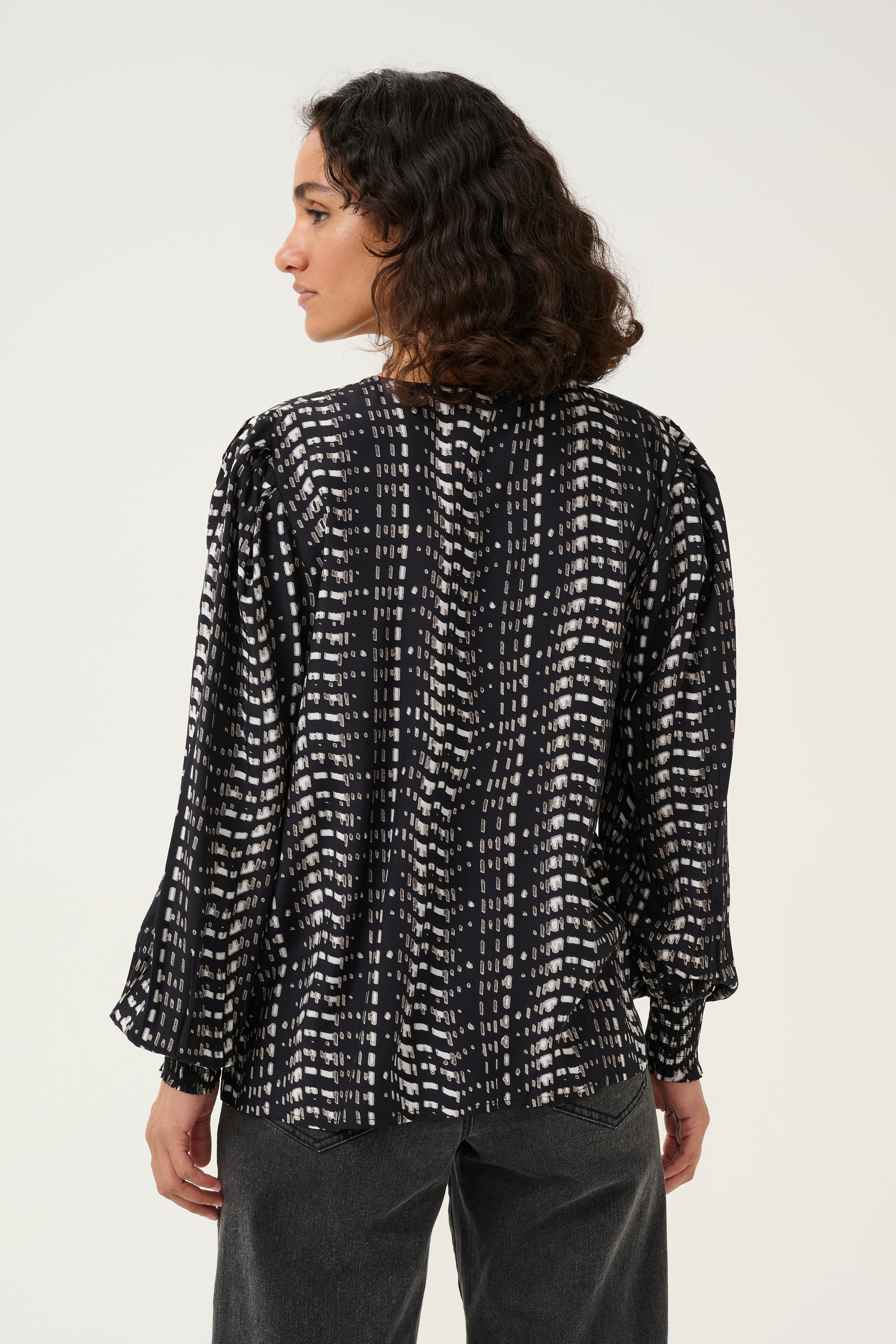 KAalice Bluse LOOKBOOK BACK 10509405-106972
