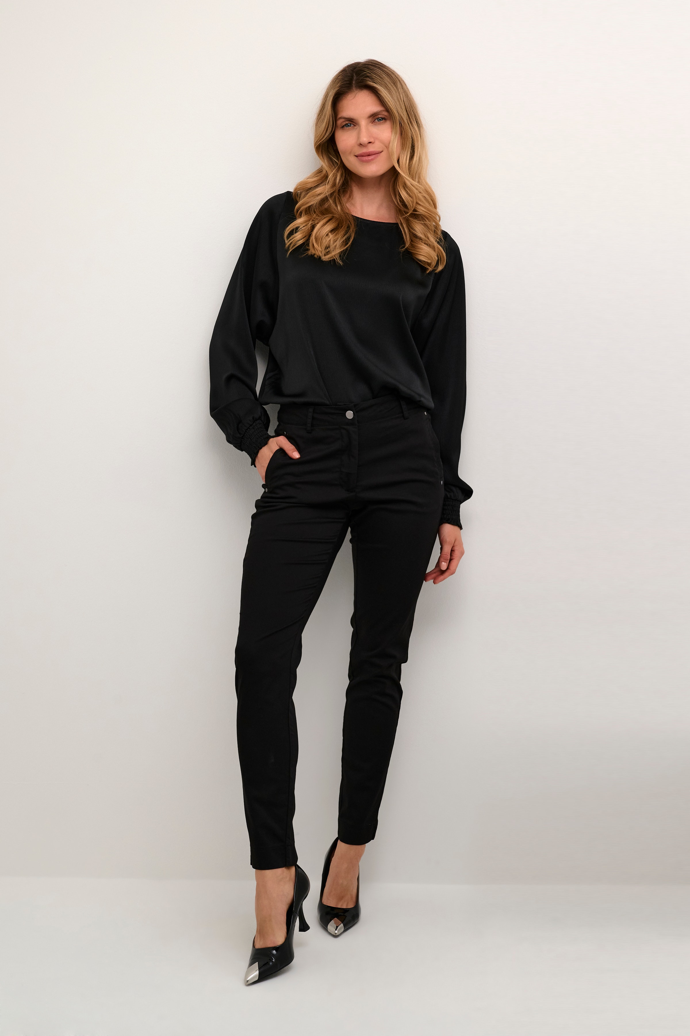 KAlea Bukser LOOKBOOK FRONT 10508120-100121