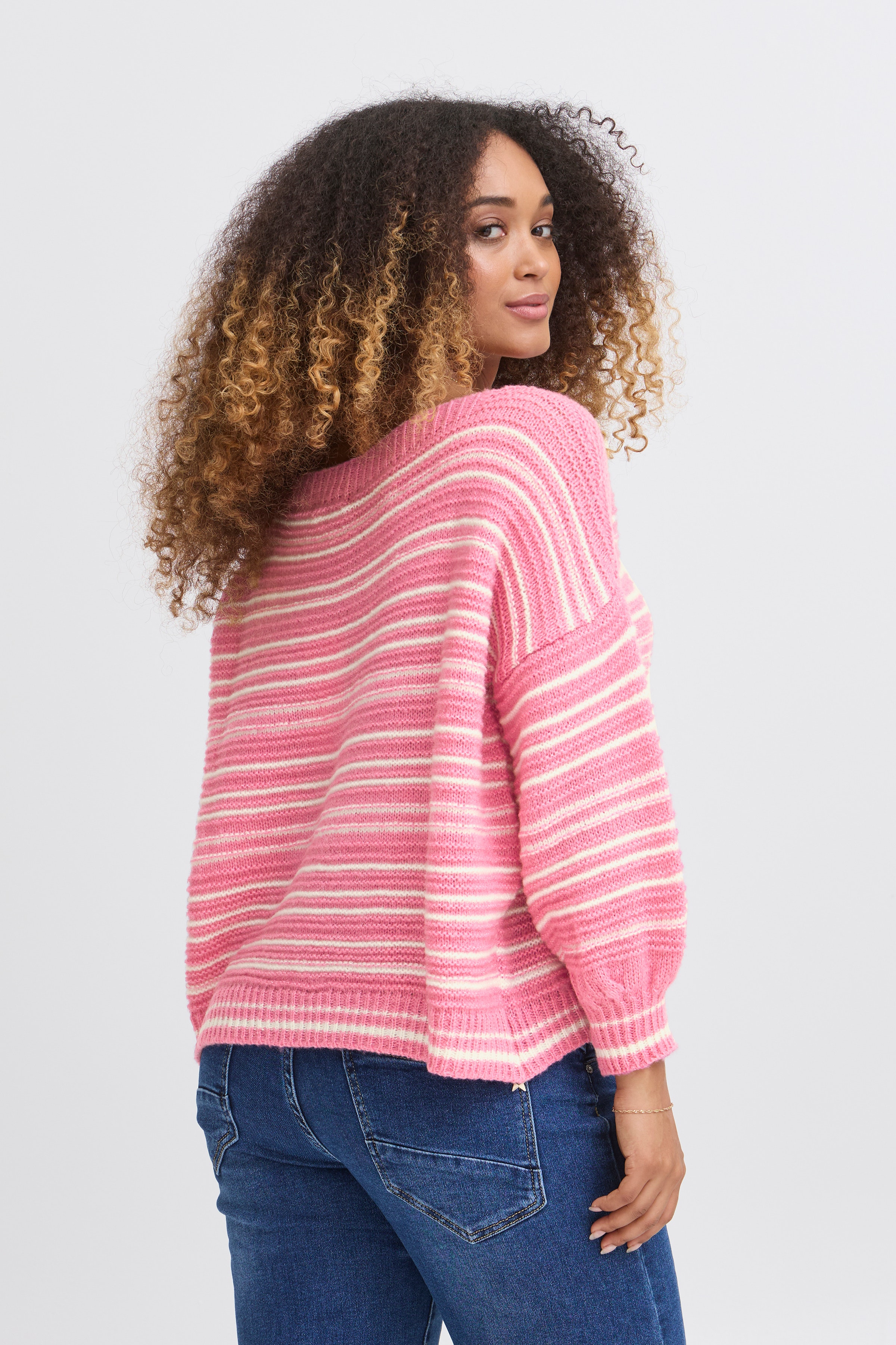 SBGERONA Pullover LOOKBOOK BACK 22100936-172120