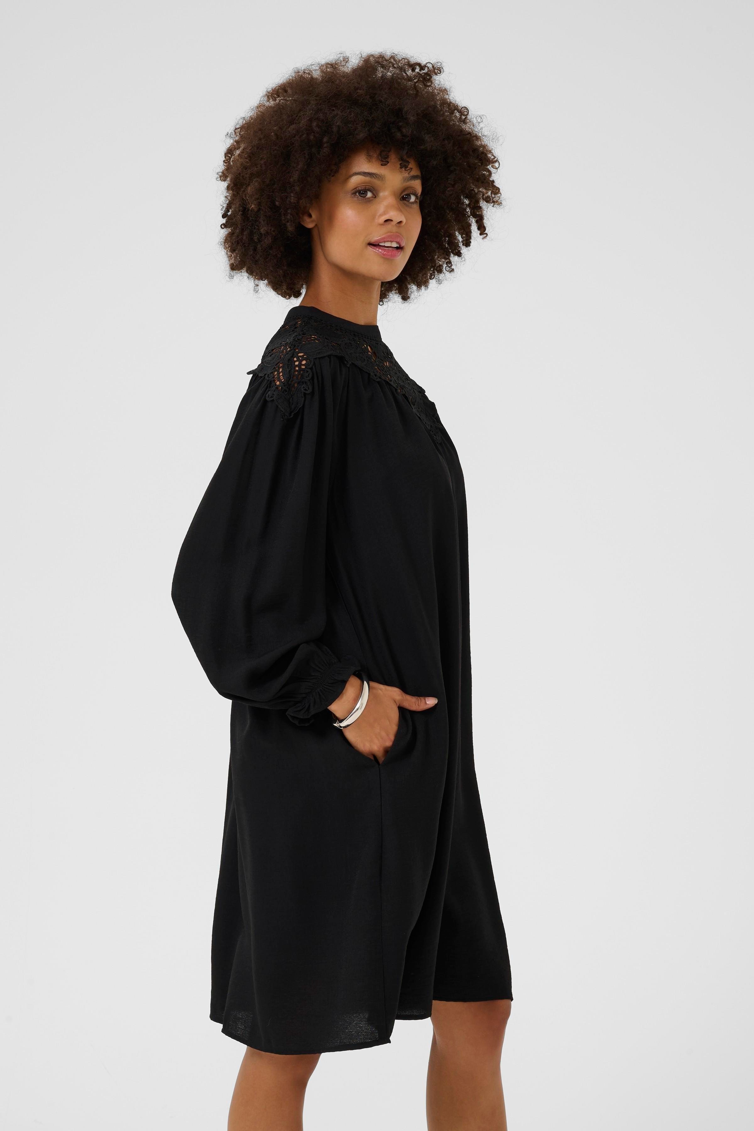 CUurta Kjole LOOKBOOK FRONT 50112469-500012