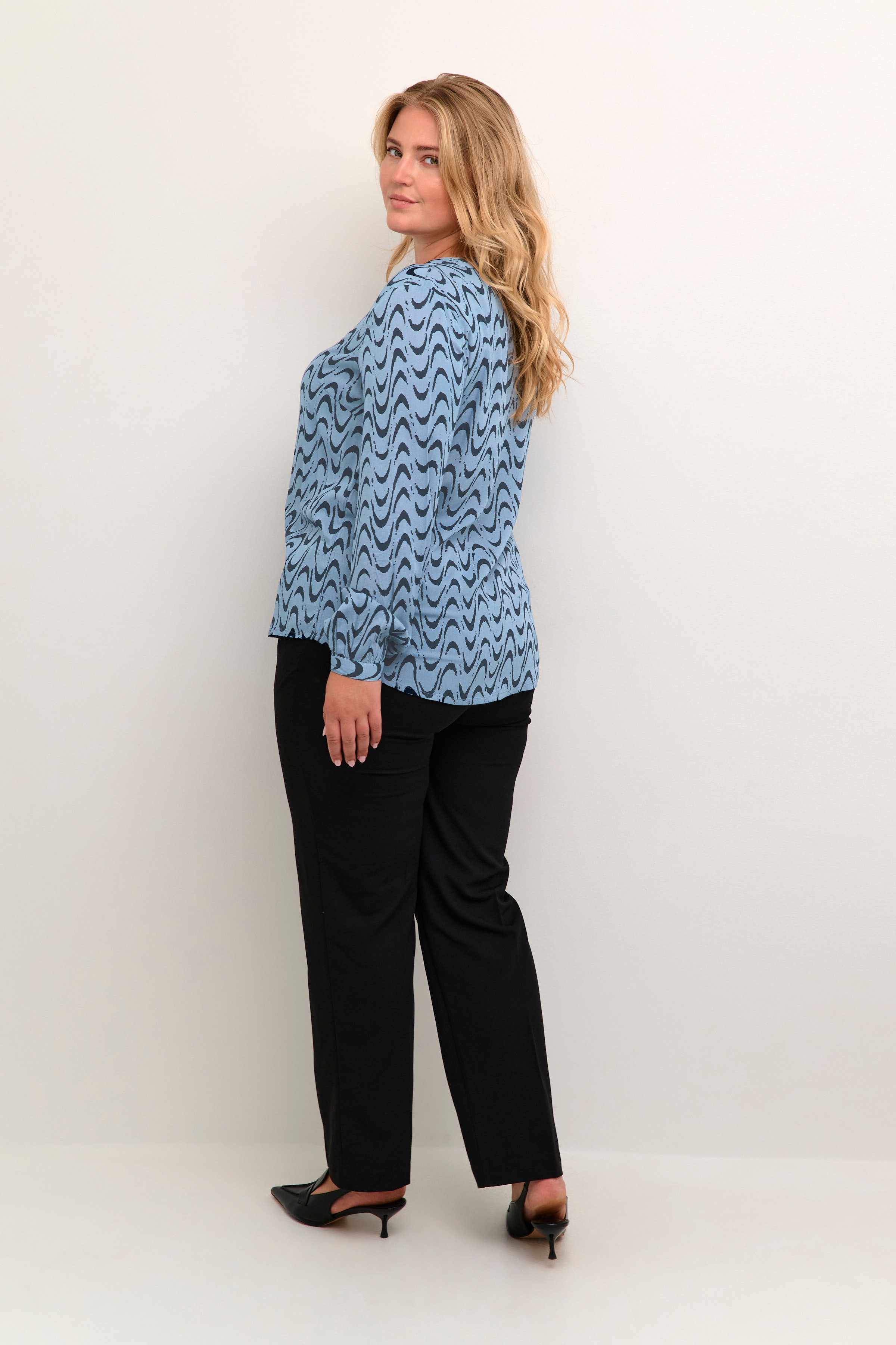 KCnora Bluse LOOKBOOK BACK 10582064-105321
