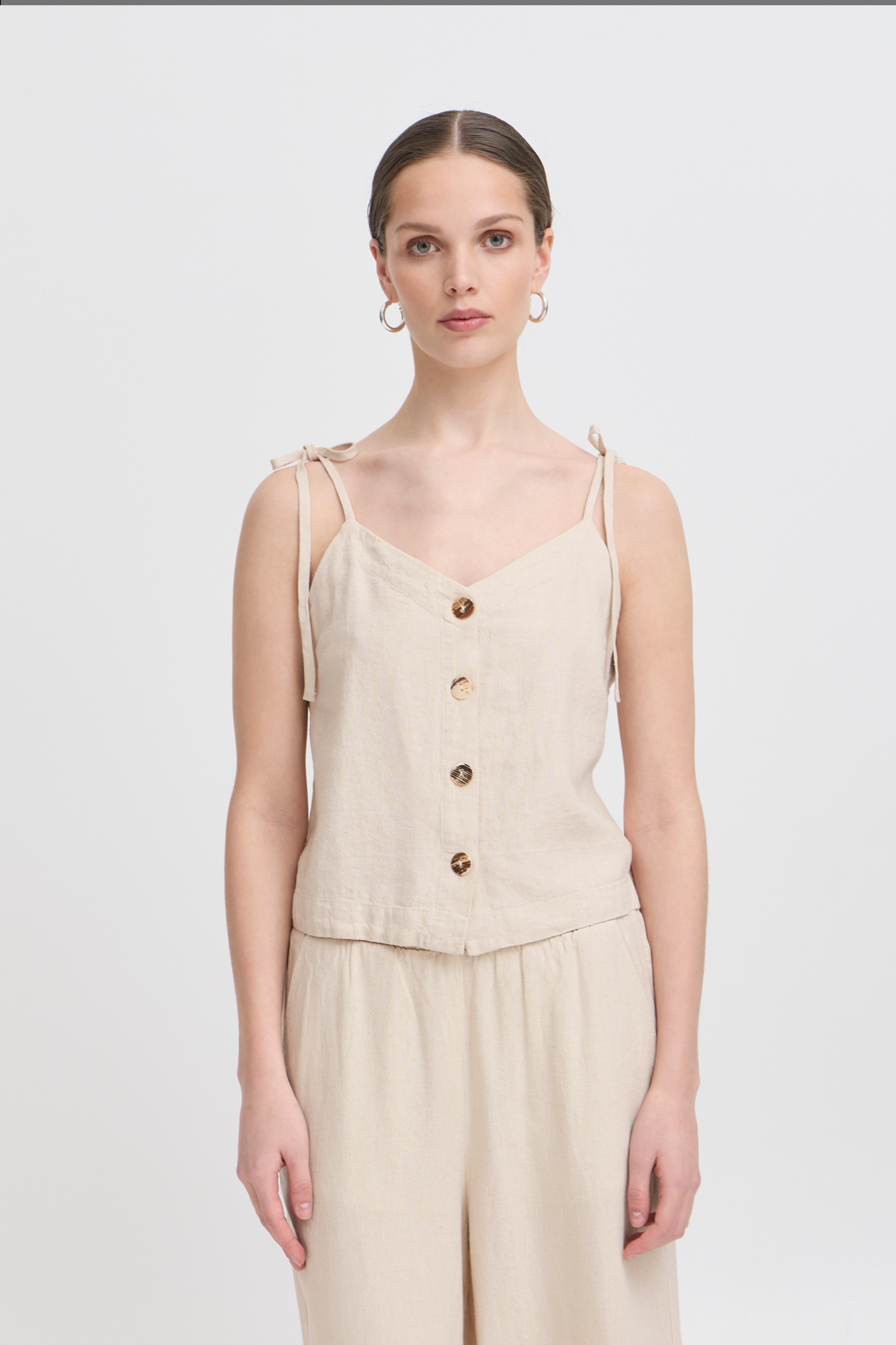 IHLINNO Ærmeløs bluse LOOKBOOK FRONT 20122923-204424