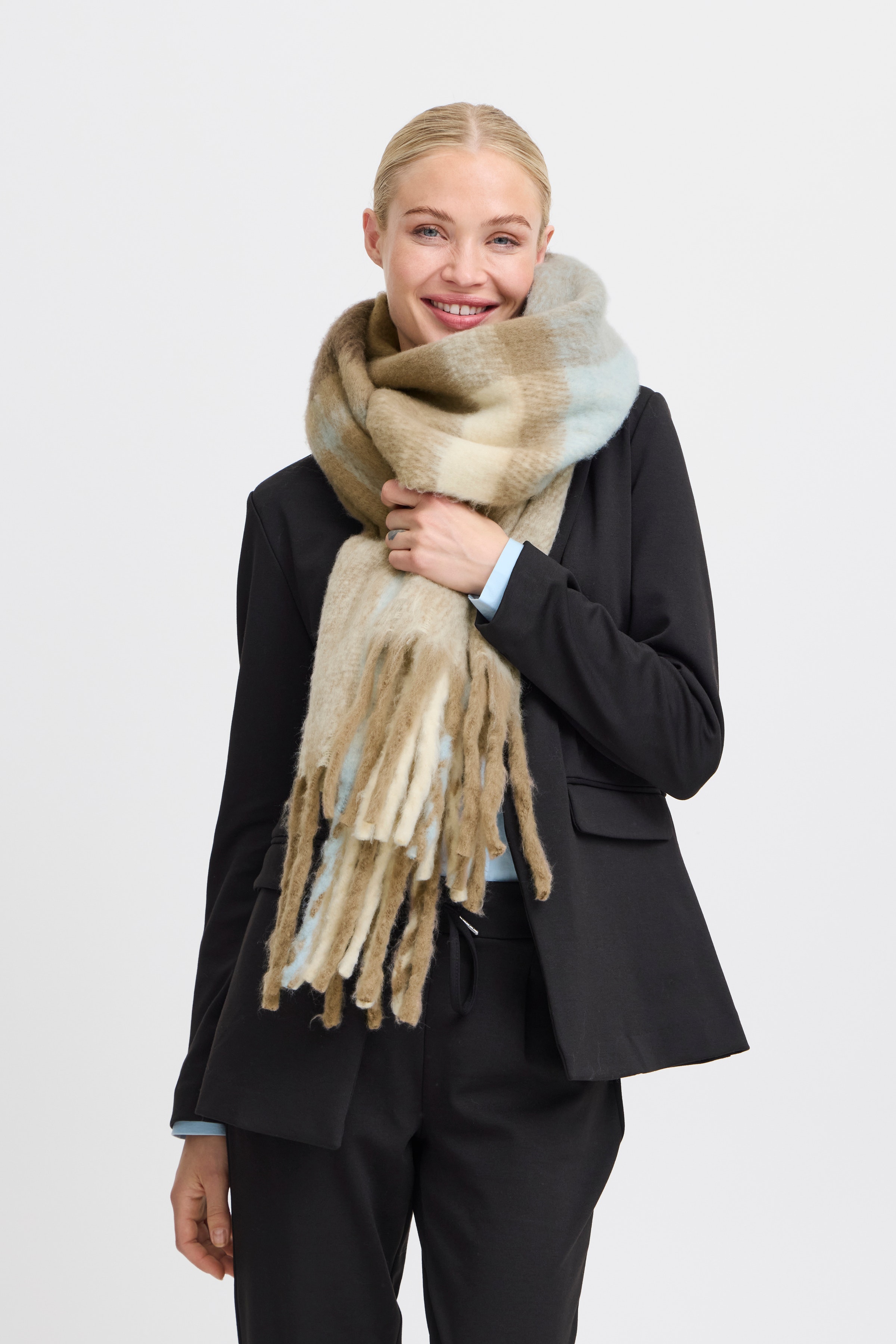 BAWAGNE Skjerf LOOKBOOK FRONT 20815428-203286