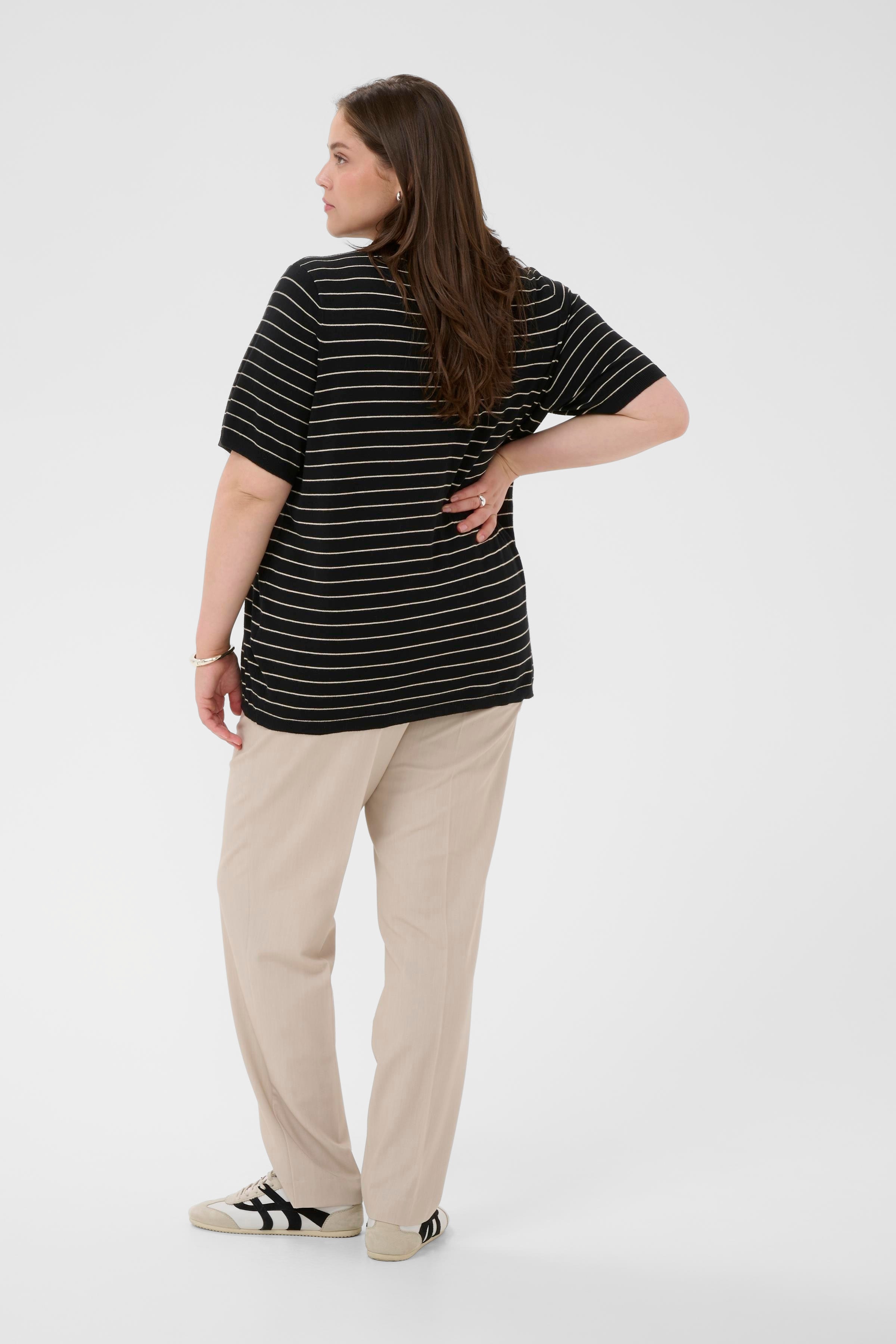 KClizzy Pullover LOOKBOOK BACK 10582914-106685