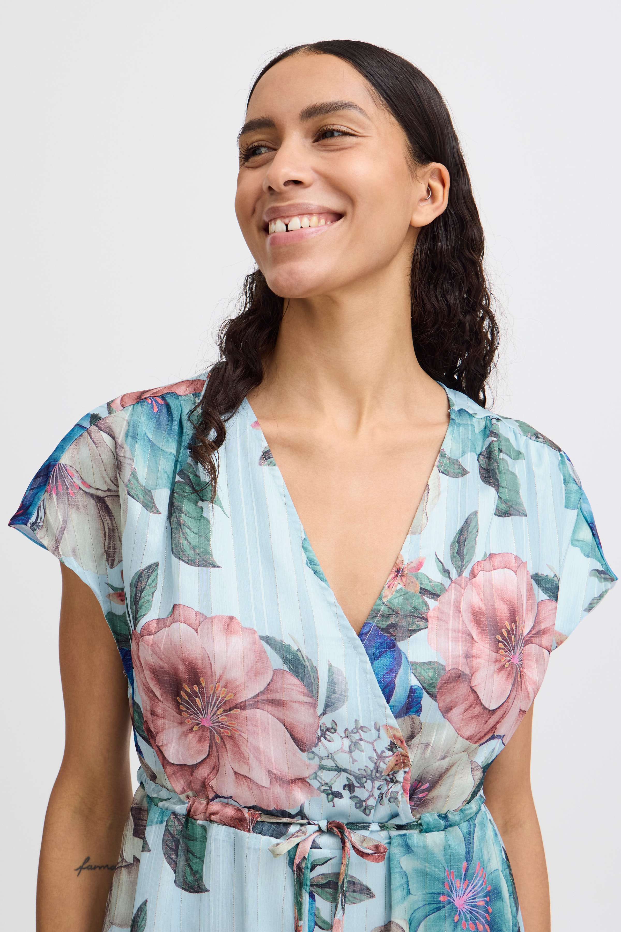 BYJAQUELYN Klänning LOOKBOOK DETAIL 20815748-203054