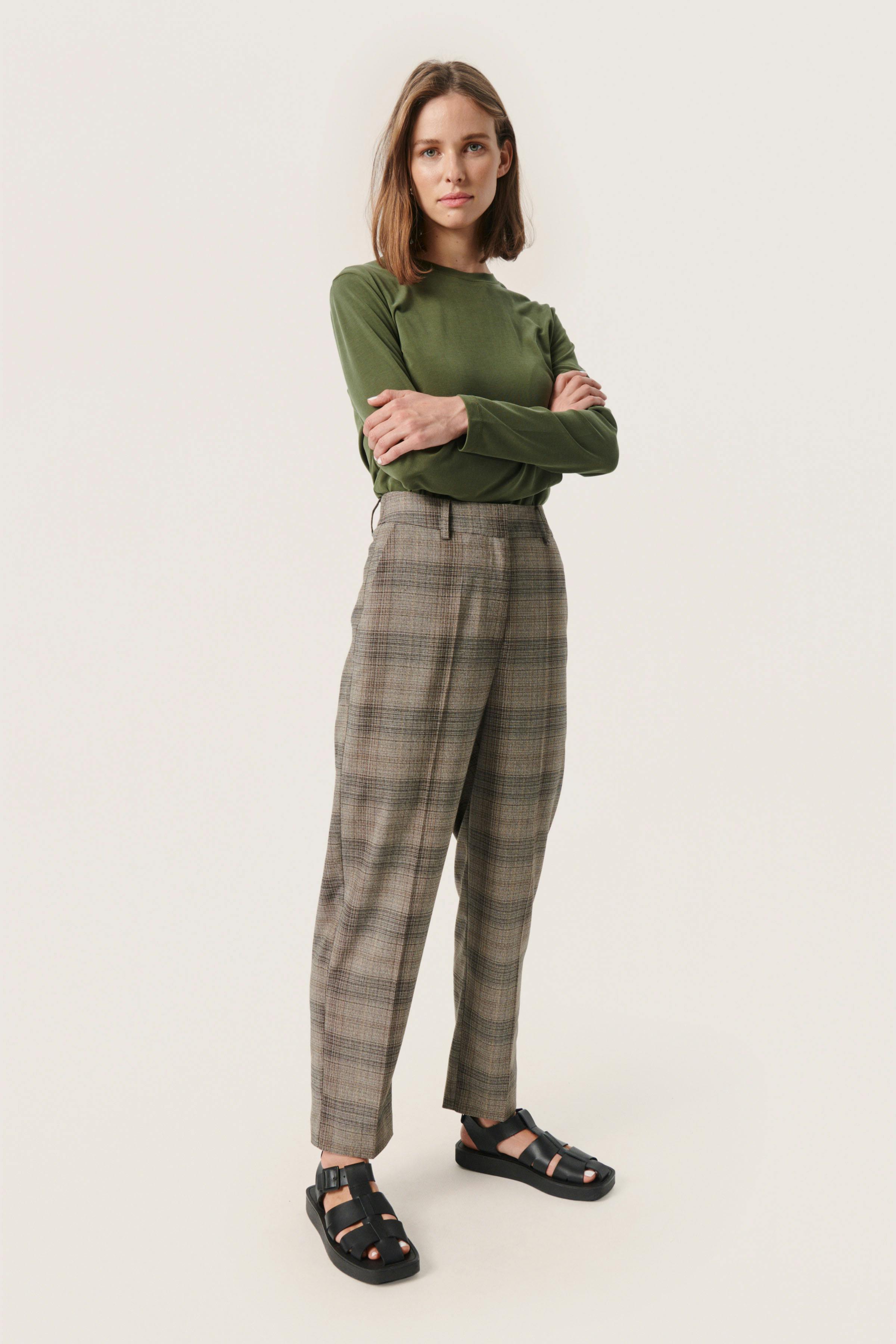 SLStorie Trousers LOOKBOOK FRONT 30406982-302405