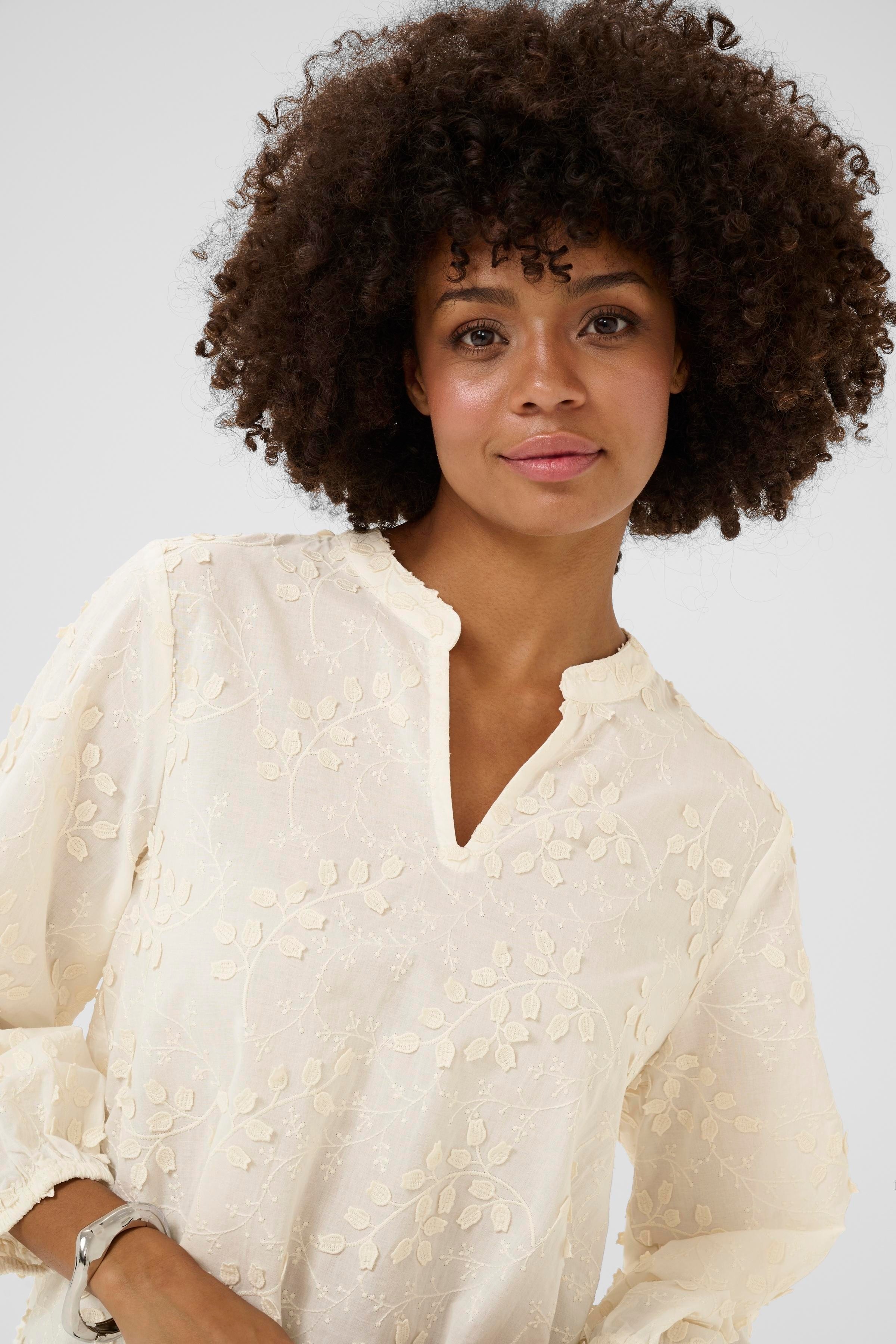 CUnedia Bluse LOOKBOOK DETAIL 50112107-120304