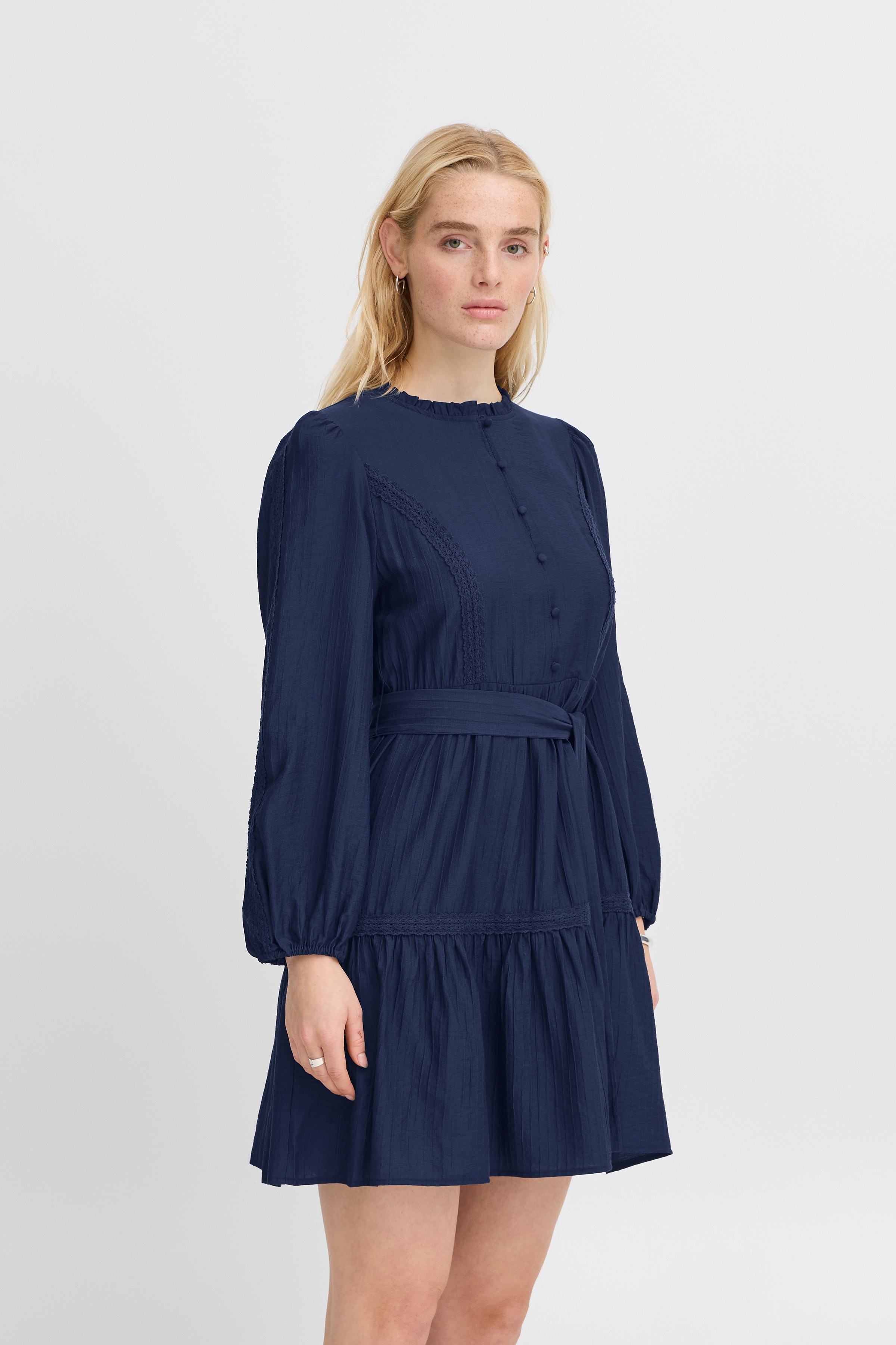 IHEVINA Kjole LOOKBOOK FRONT 20122441-194010