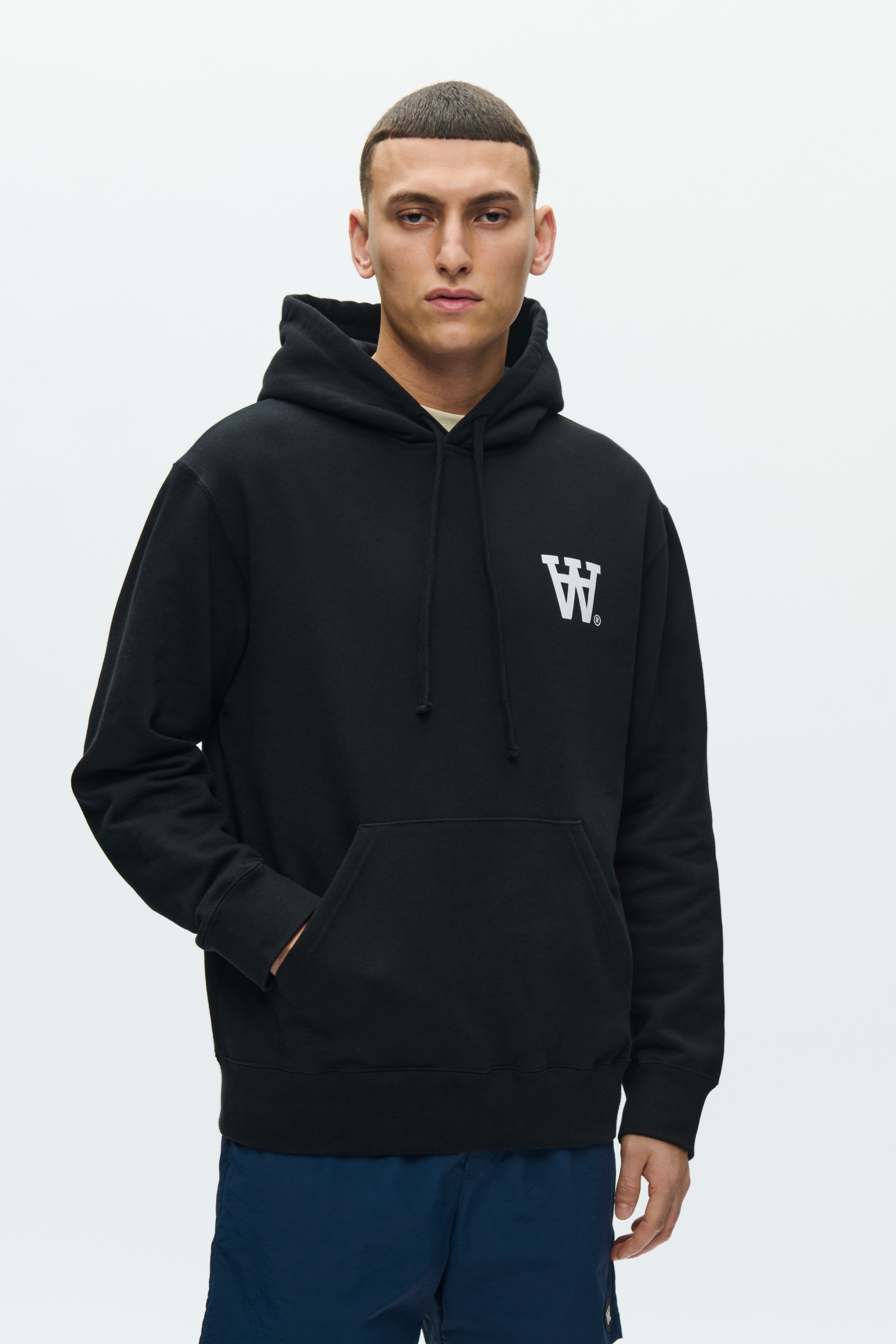 WWCass Hoodie LOOKBOOK FRONT 30252007-303700