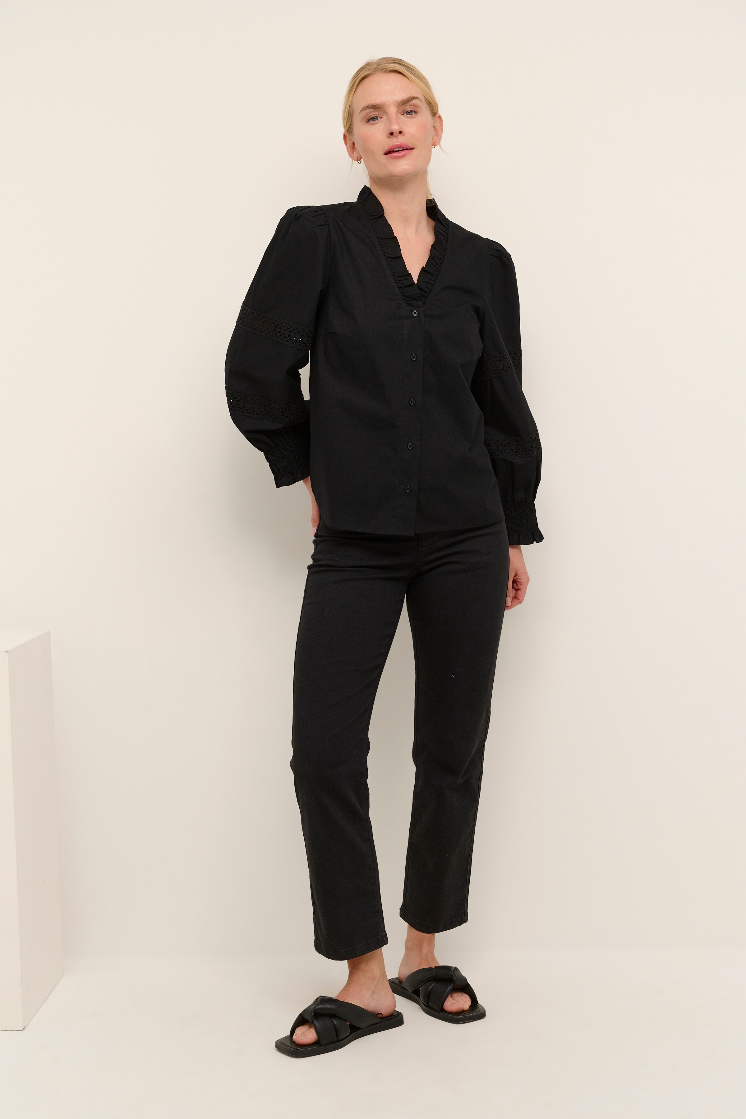 KAliannah Cardigan LOOKBOOK FRONT 10506673-100121