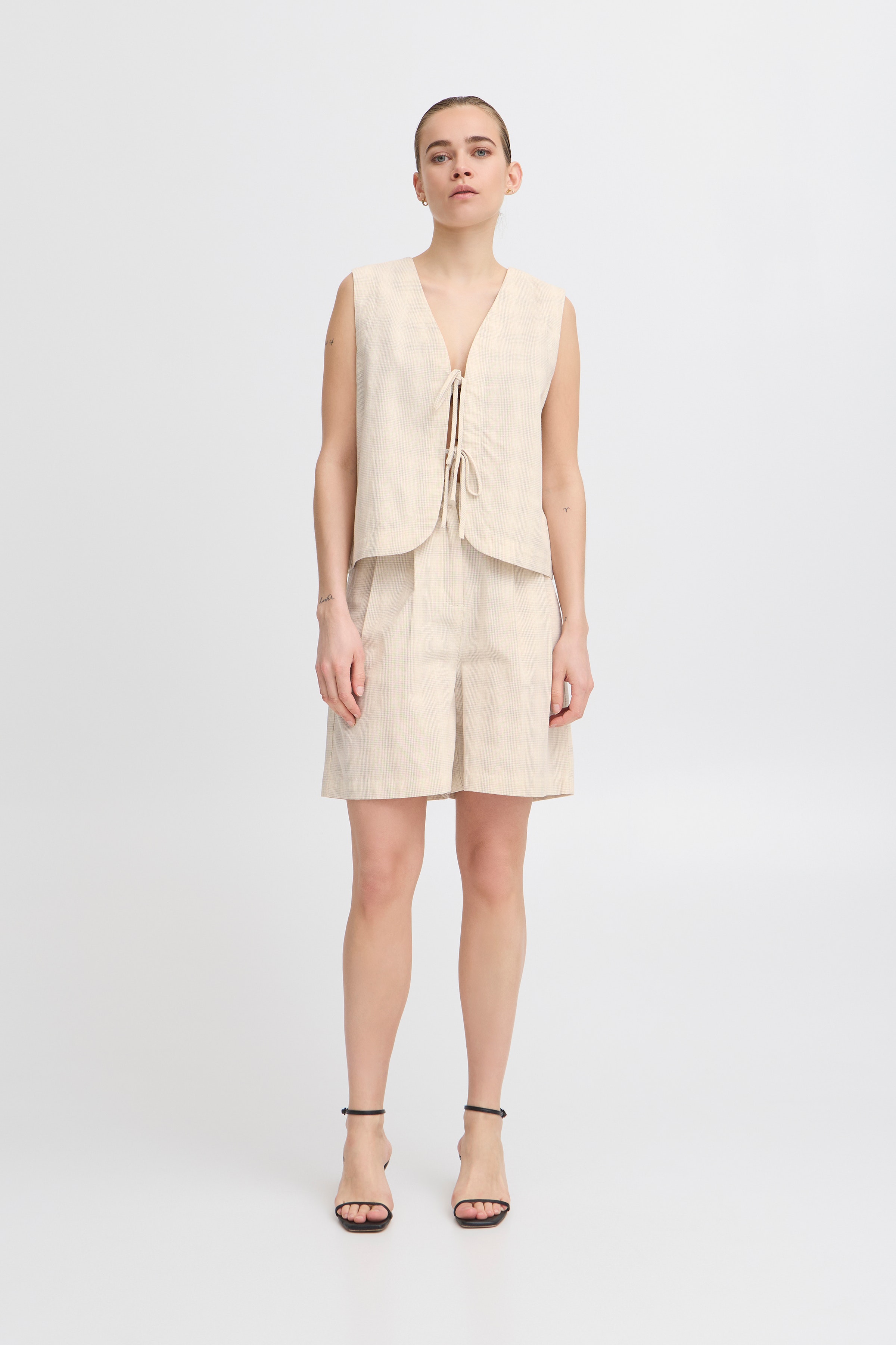 IHSAFFRON Top LOOKBOOK FRONT 20123220-130905