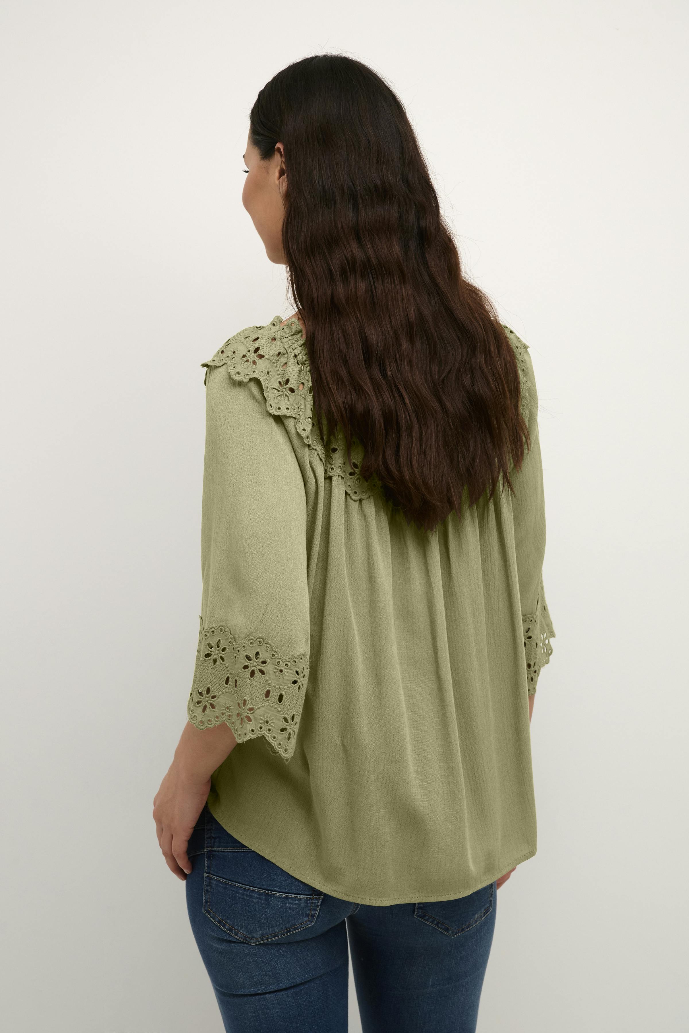 CRBea Blouse LOOKBOOK BACK 10609788-170115