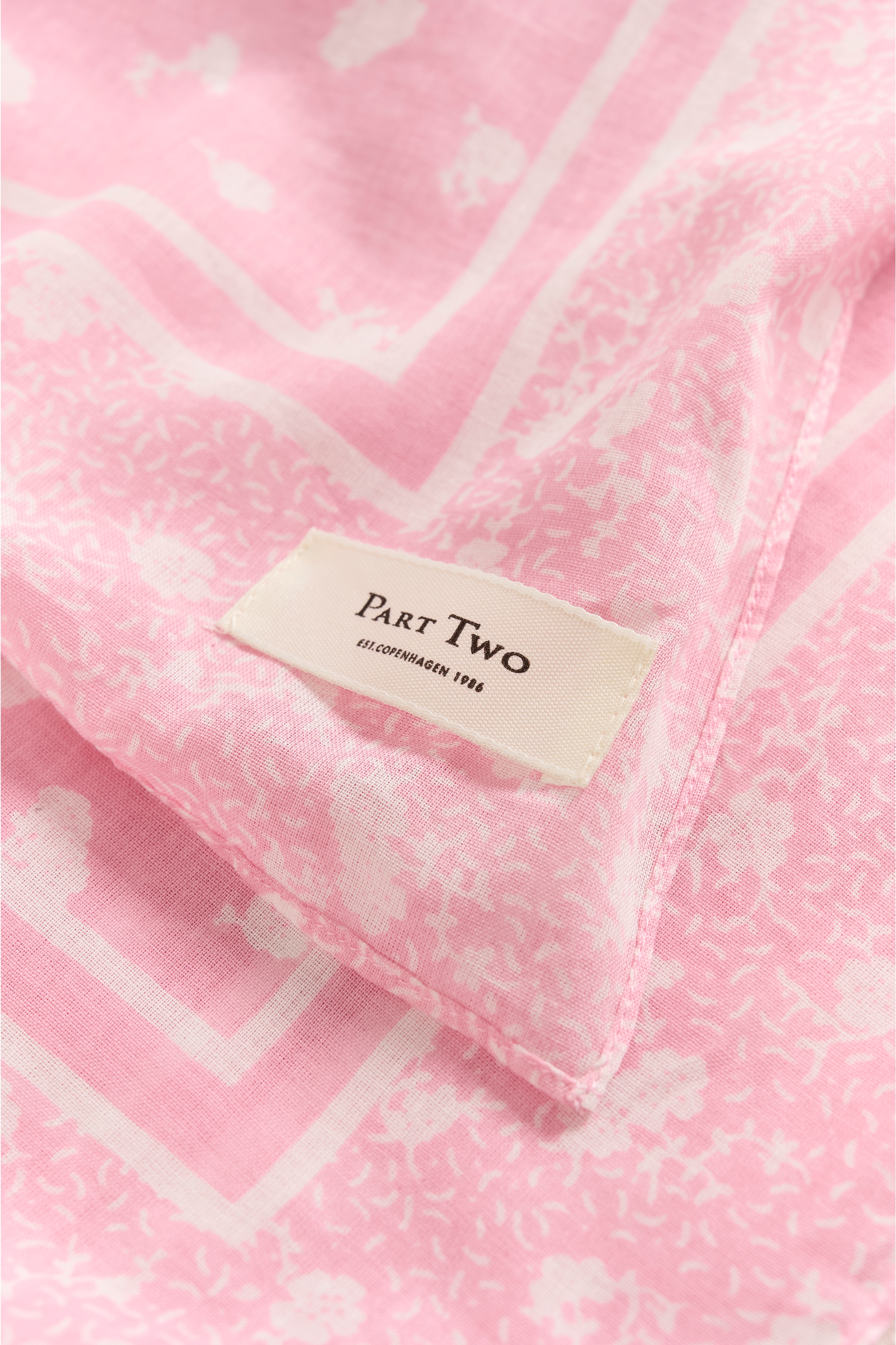 PhiPW Scarf PACK DETAIL 30309304-304936