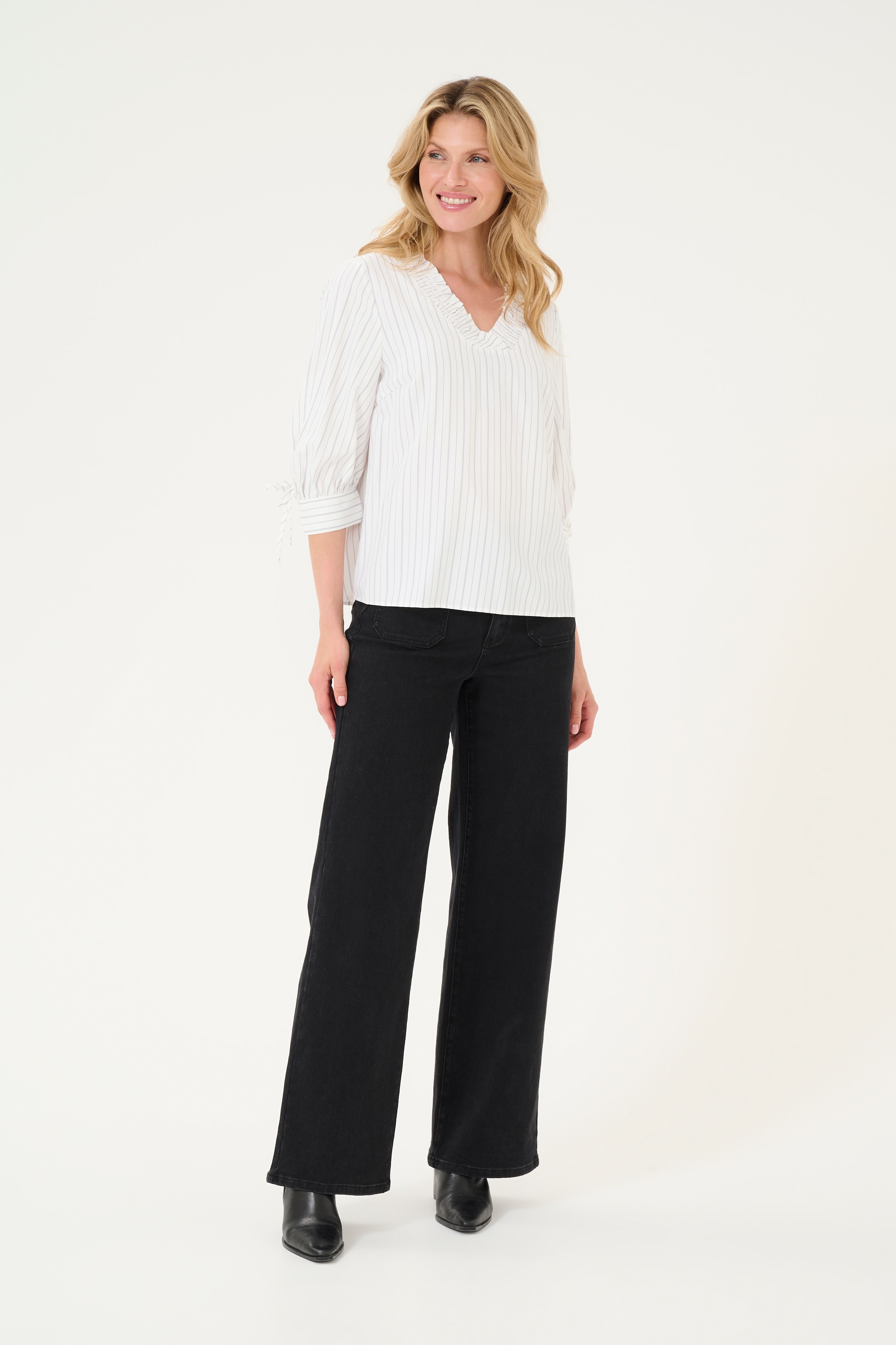 KAtara Bluse LOOKBOOK FRONT 10552367-107201