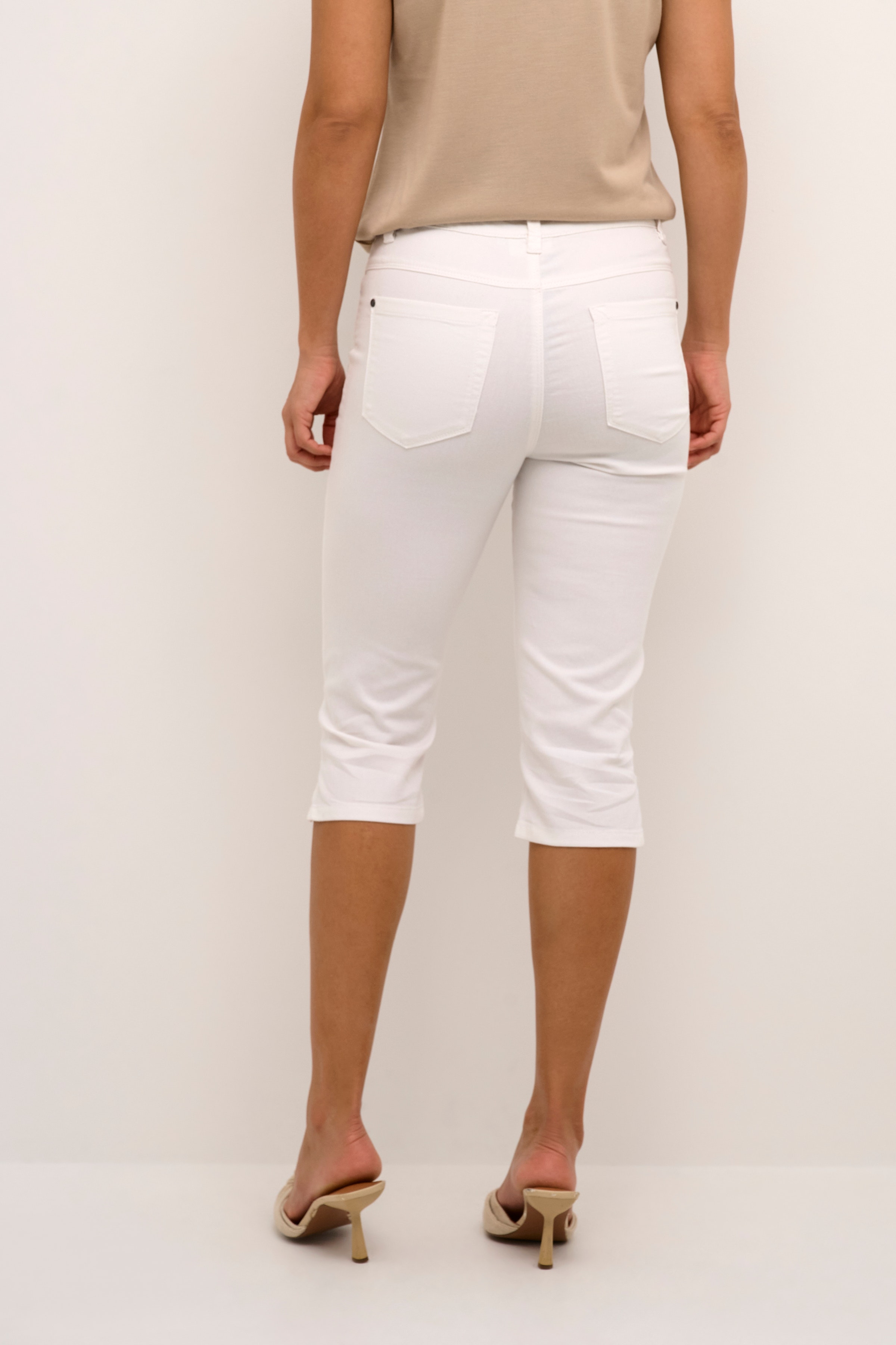 KAzelina Capri bukser LOOKBOOK BACK 10506525-110602