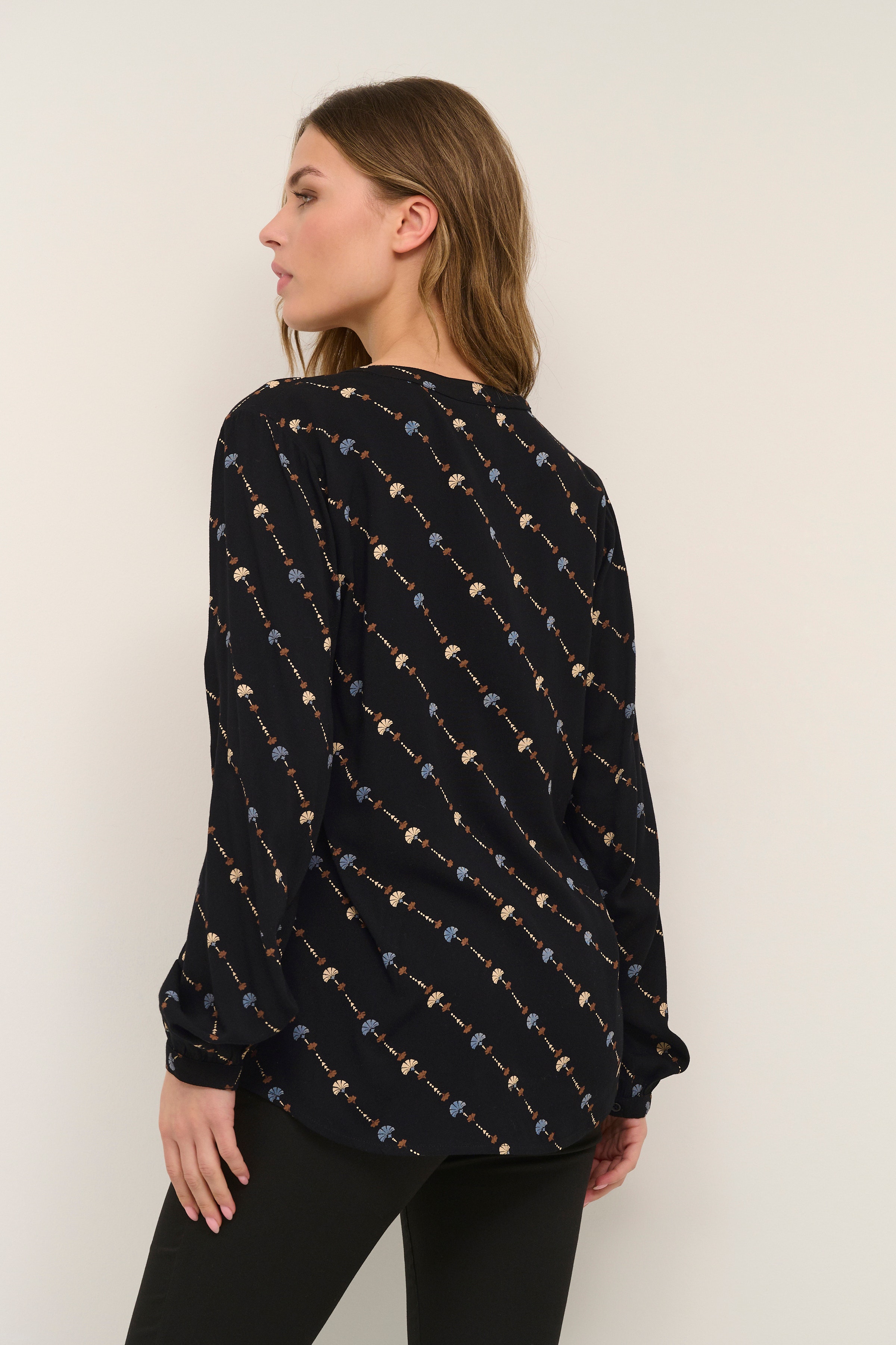 KAliram Blouse LOOKBOOK BACK 10506823-103291