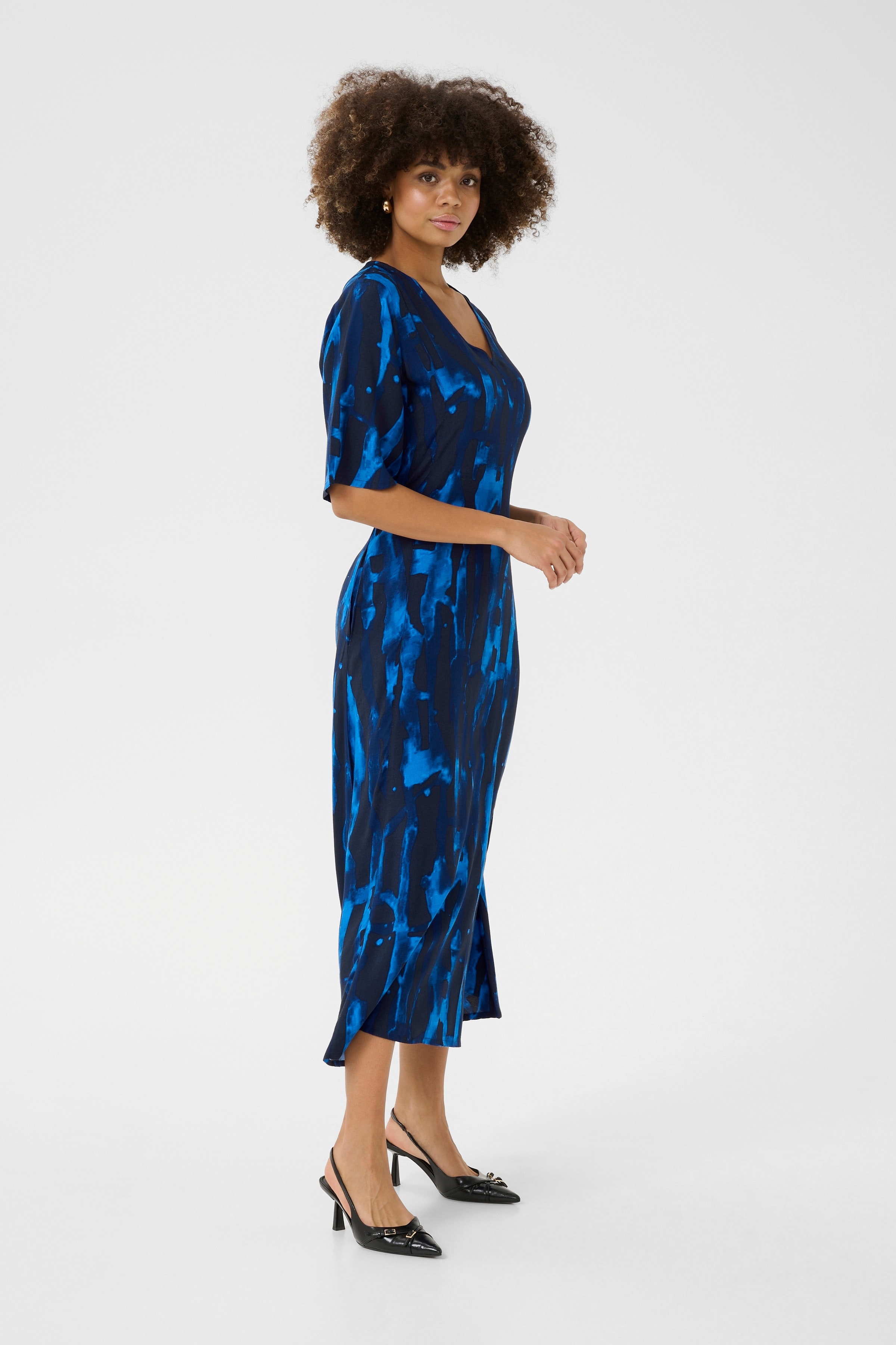 CUashley Kleid LOOKBOOK FRONT 50112045-107958