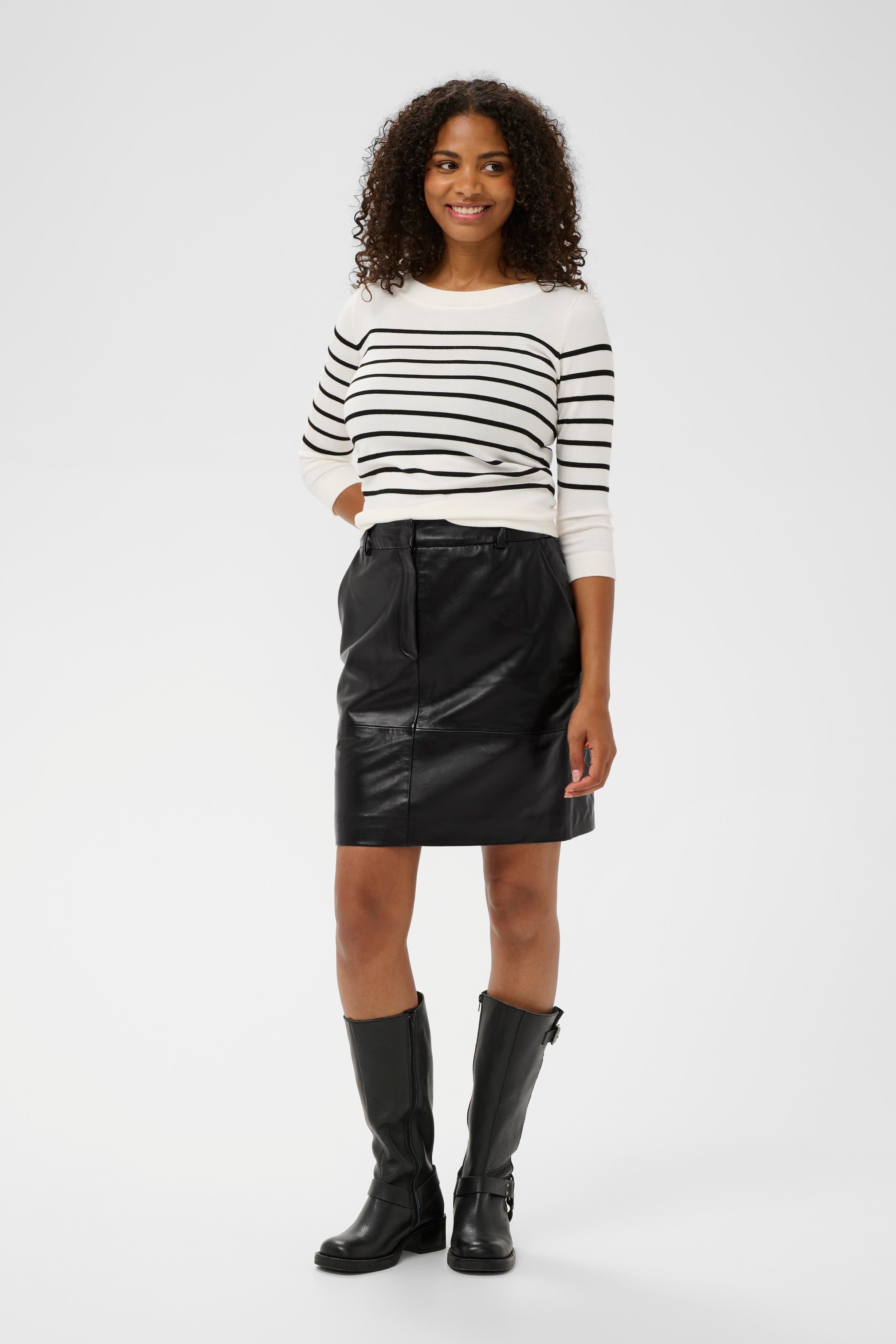 KAcarrie Skirt LOOKBOOK FRONT 10511200-100121