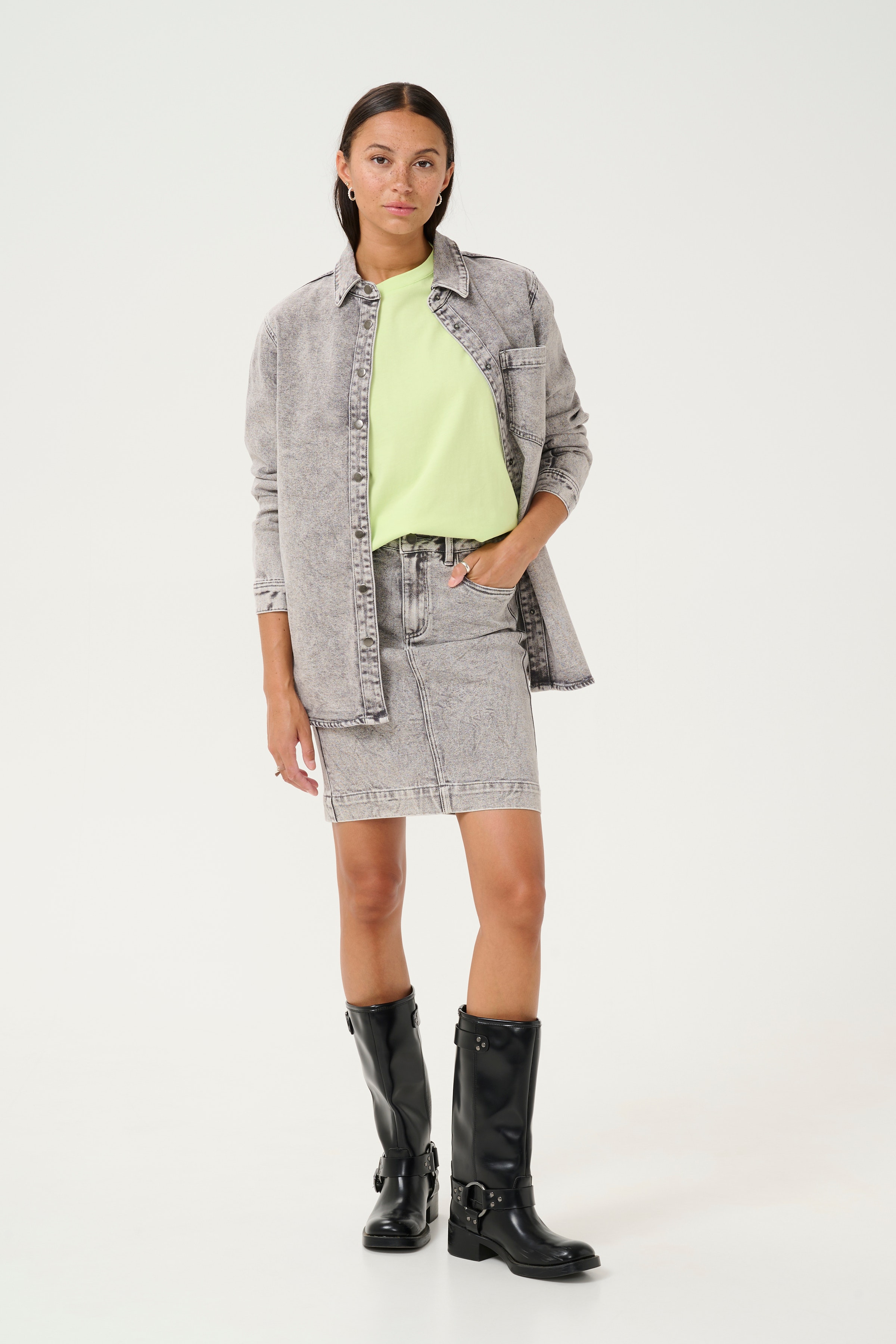 KAamelia Denimskjørt LOOKBOOK FRONT 10509658-107107