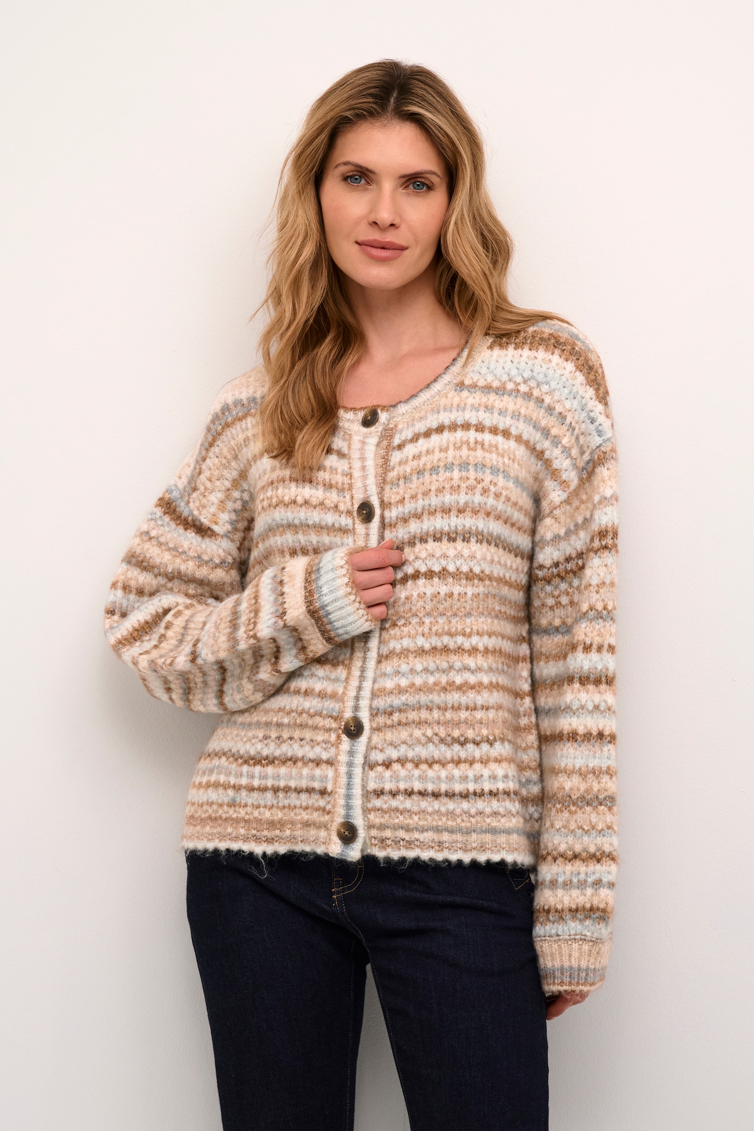 CUhazel Cardigan LOOKBOOK FRONT 50110908-106241