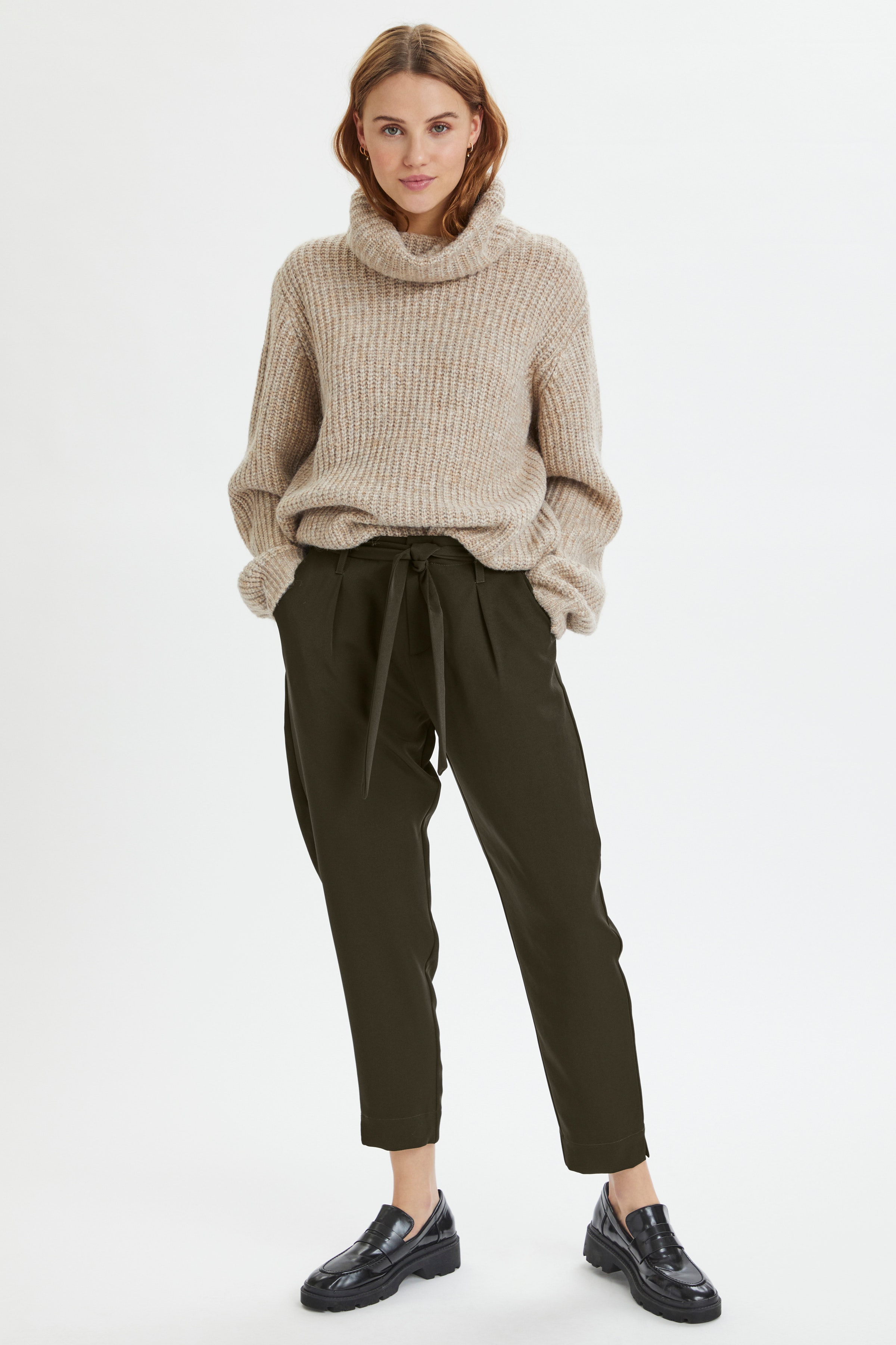 IzraSZ Byxor LOOKBOOK FRONT 30511424-190509