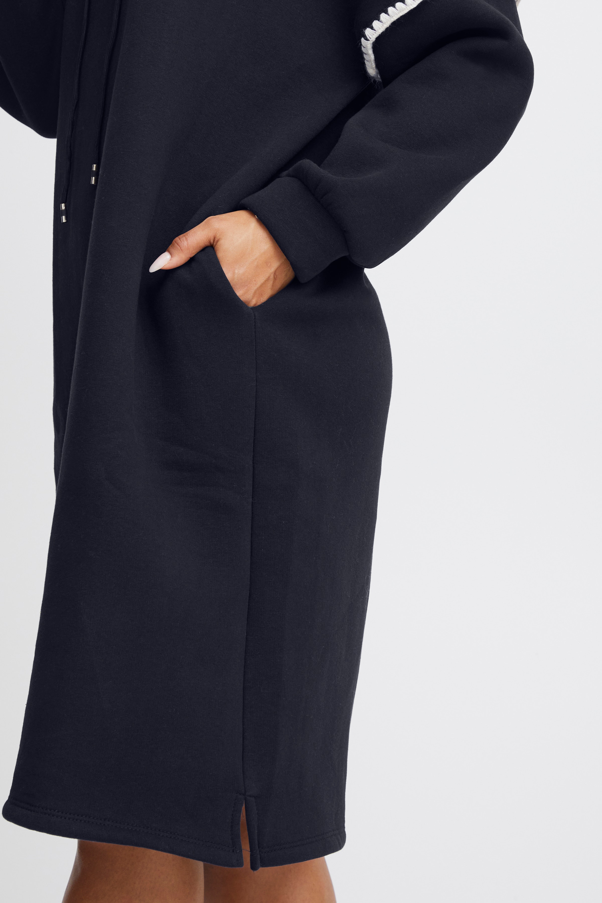 SBTONEY Kjole LOOKBOOK DETAIL 22100465-193923