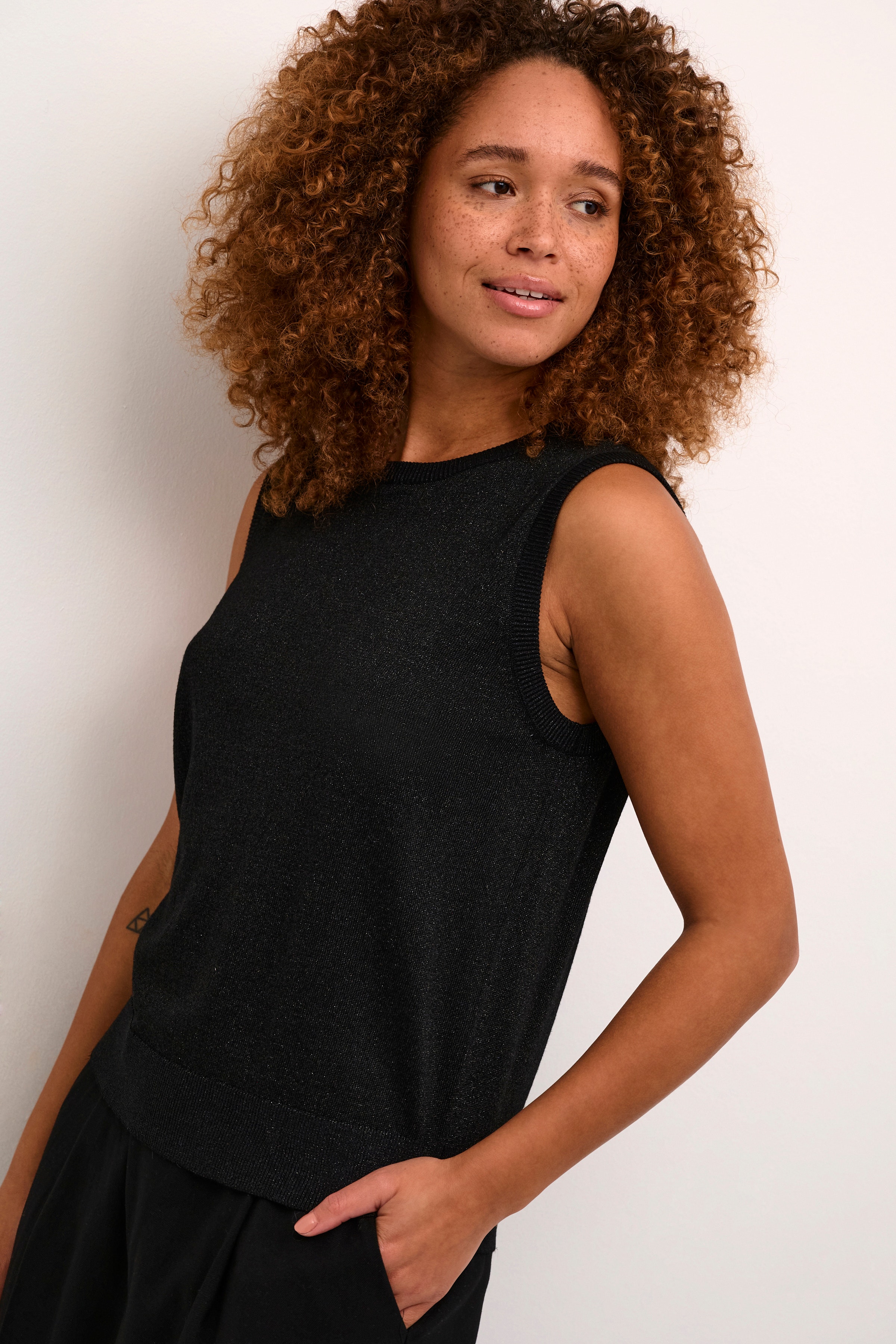 KAregina Strikket vest LOOKBOOK DETAIL 10509296-106666