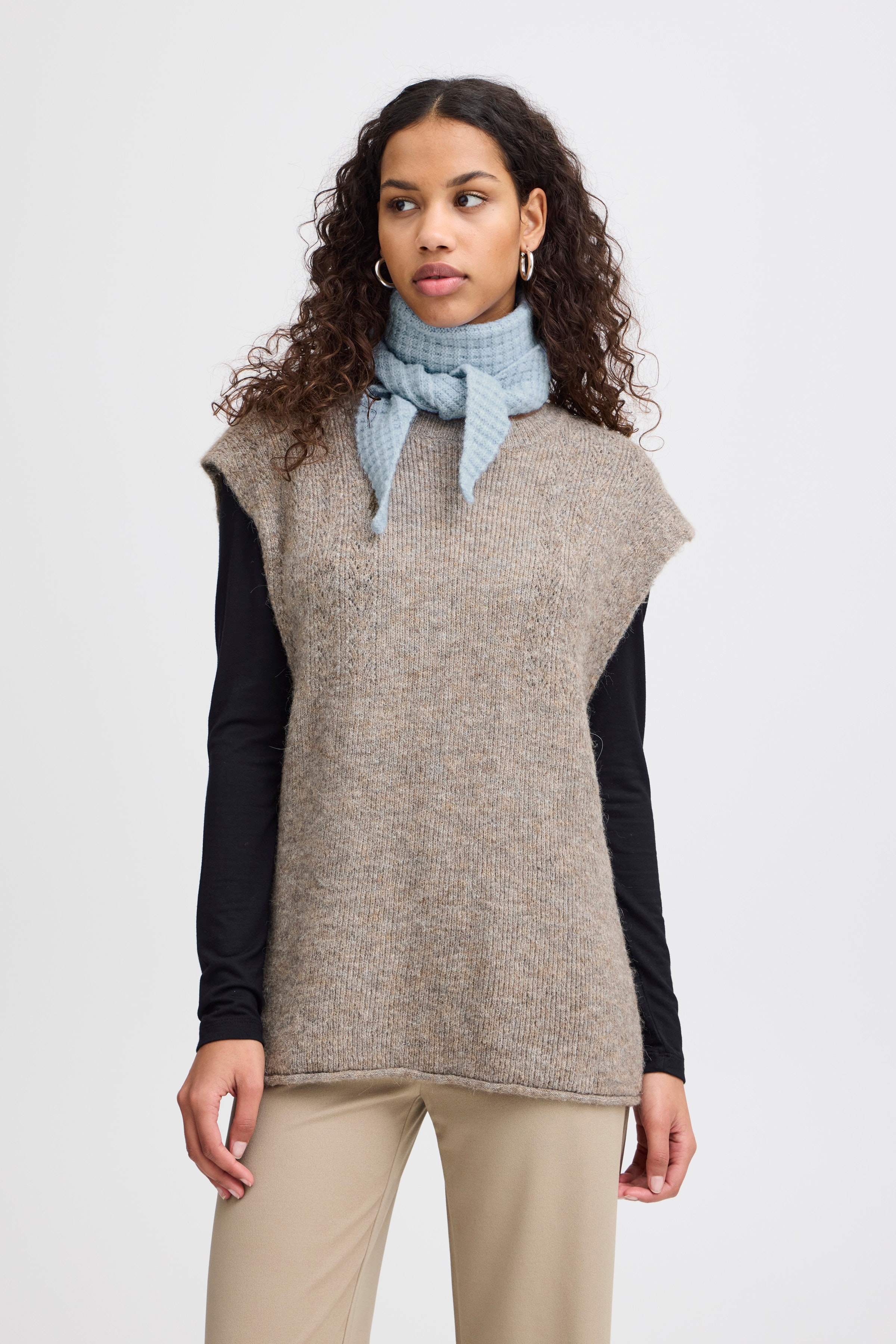 IAFOLTHEA Skjerf LOOKBOOK FRONT 20121693-144115