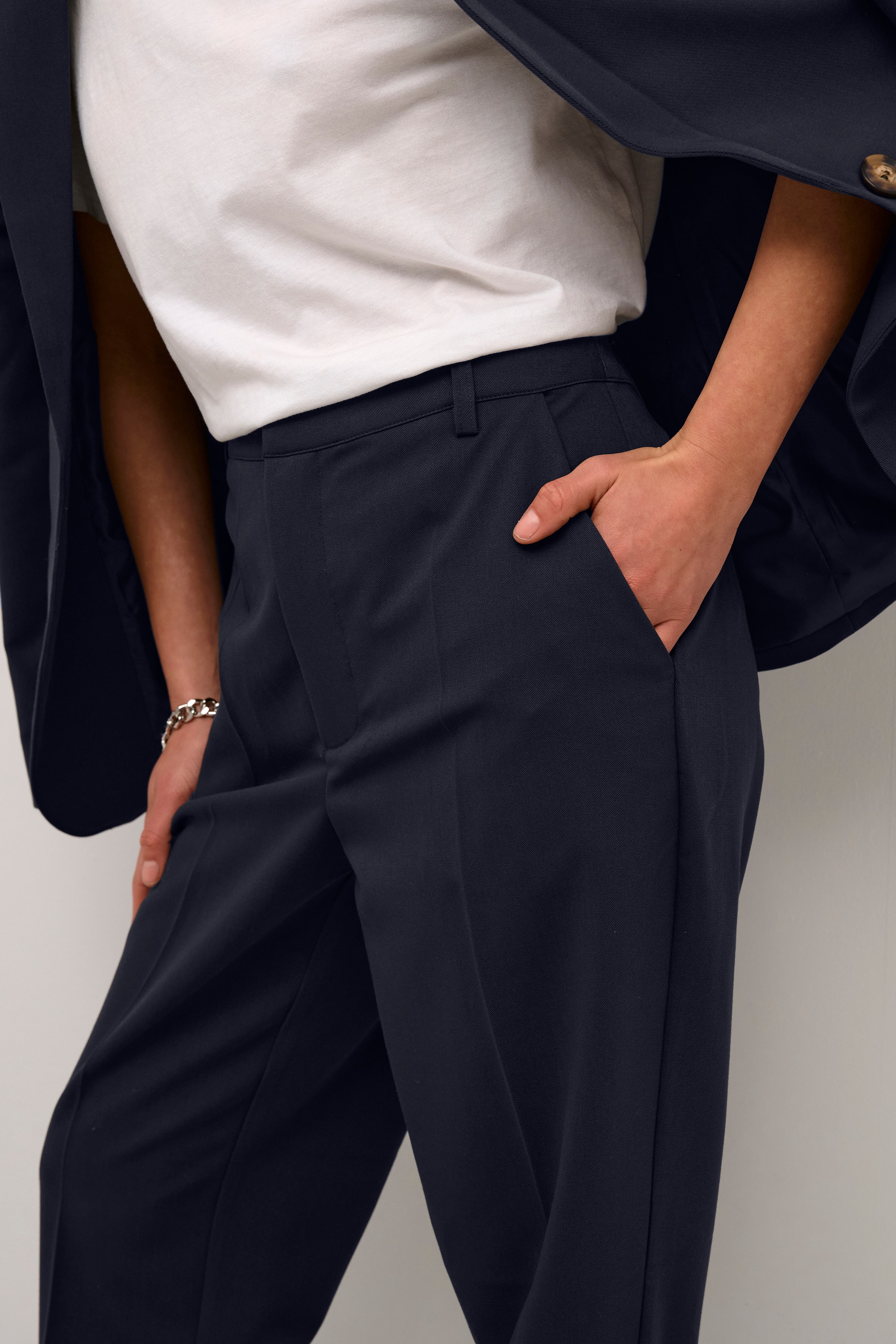 KAsakura Trousers LOOKBOOK DETAIL 10507770-100121