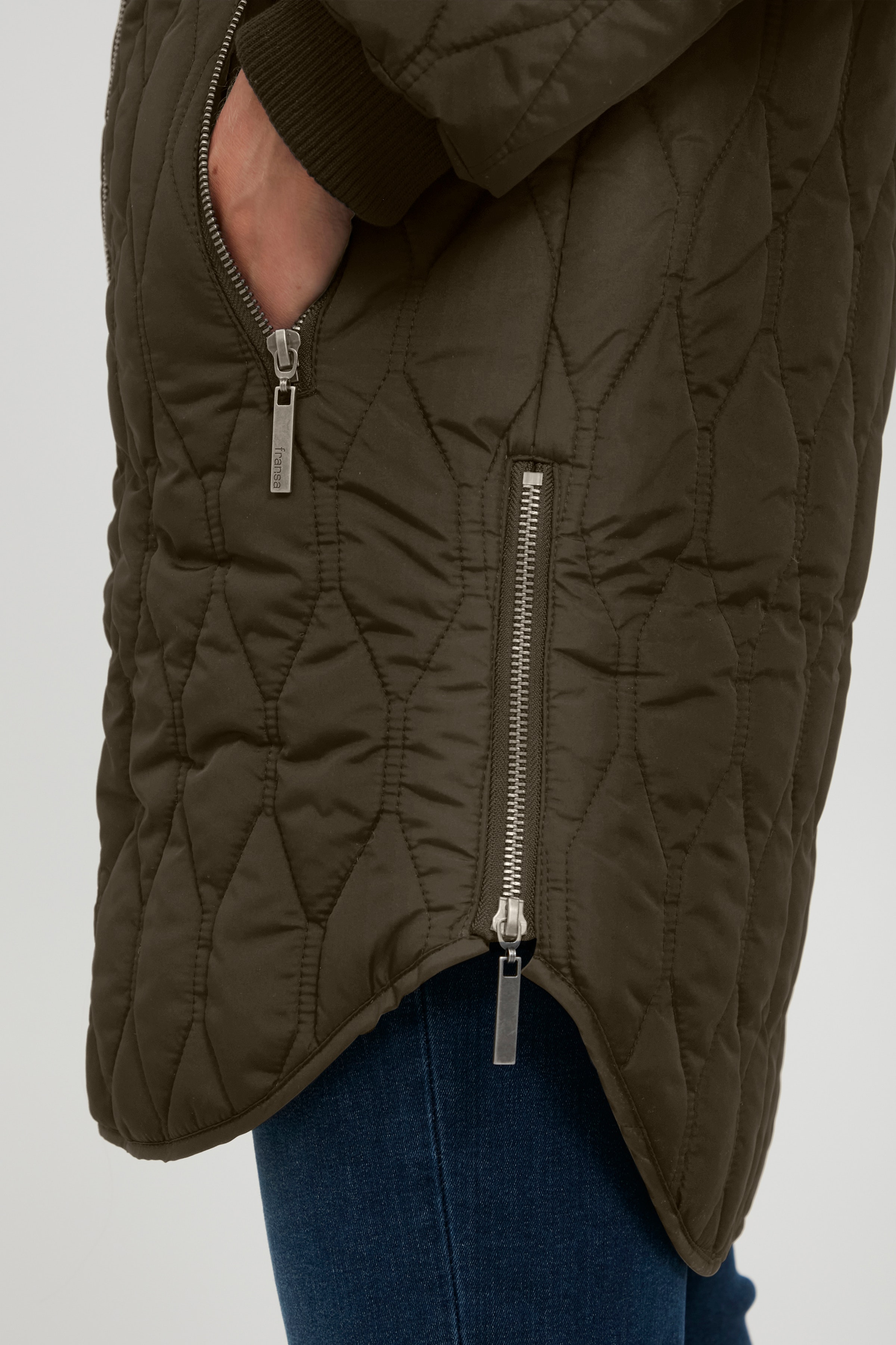 Outerwear LOOKBOOK DETAIL 20609447-190506