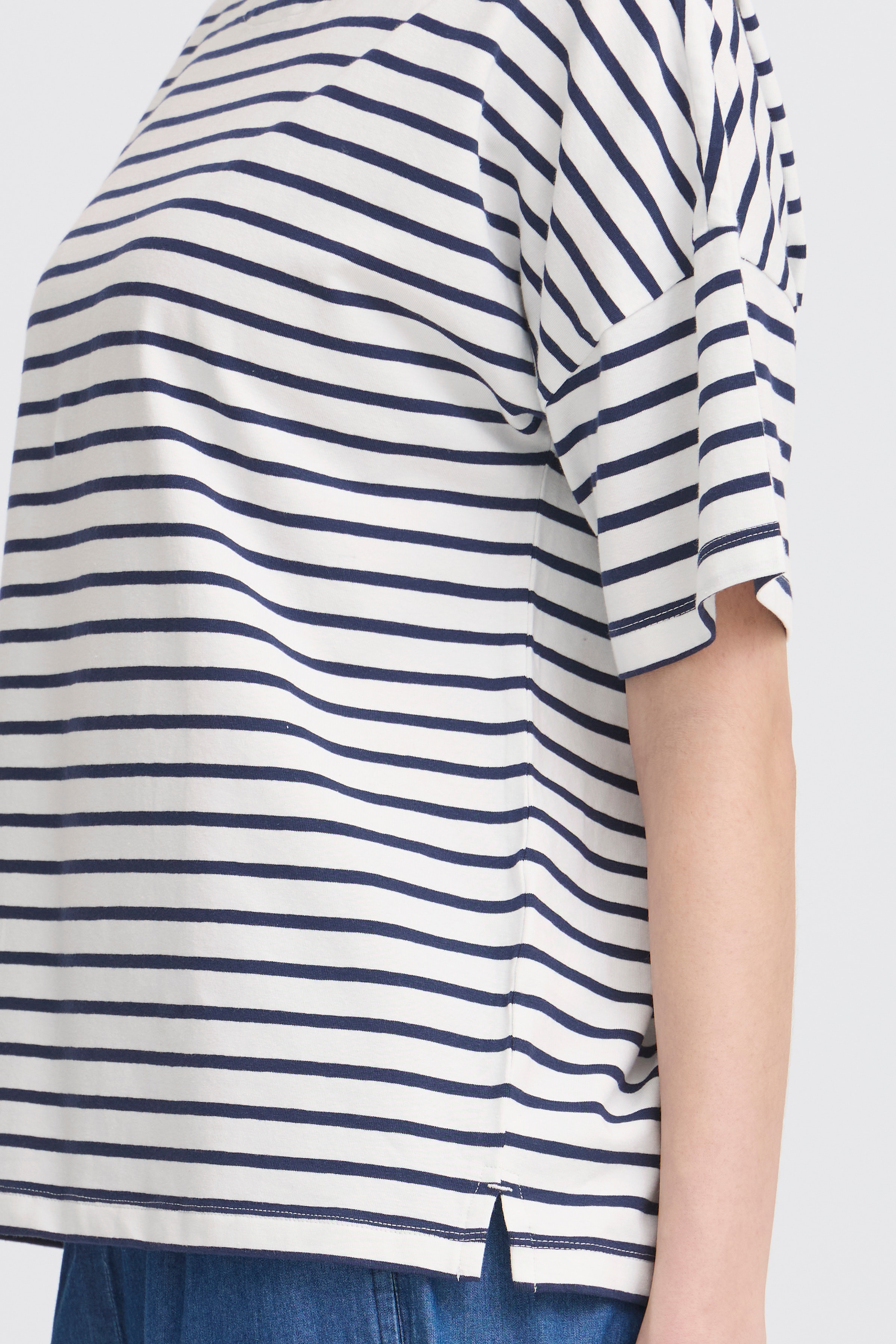 FRSIVA T-shirt LOOKBOOK DETAIL 20615788-200119