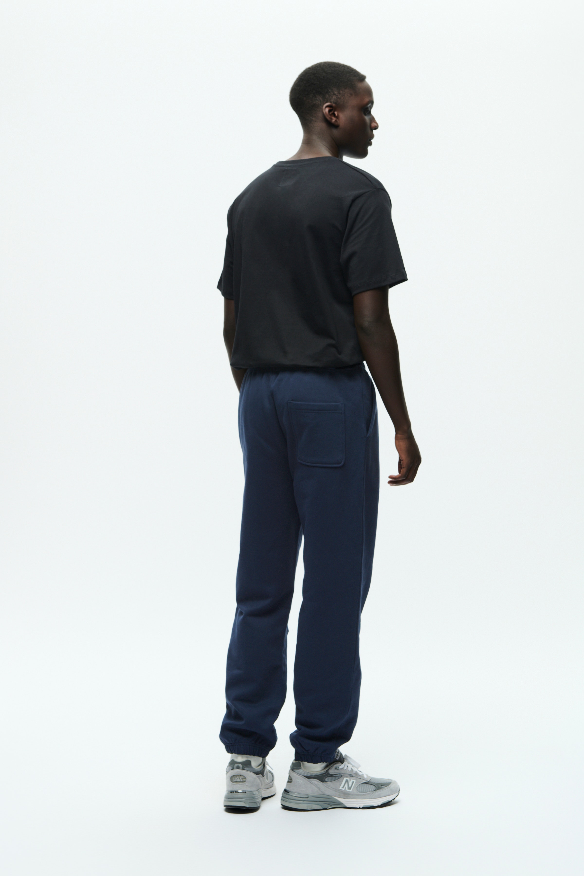 WWCal Sweatpants LOOKBOOK BACK 30251589-194009