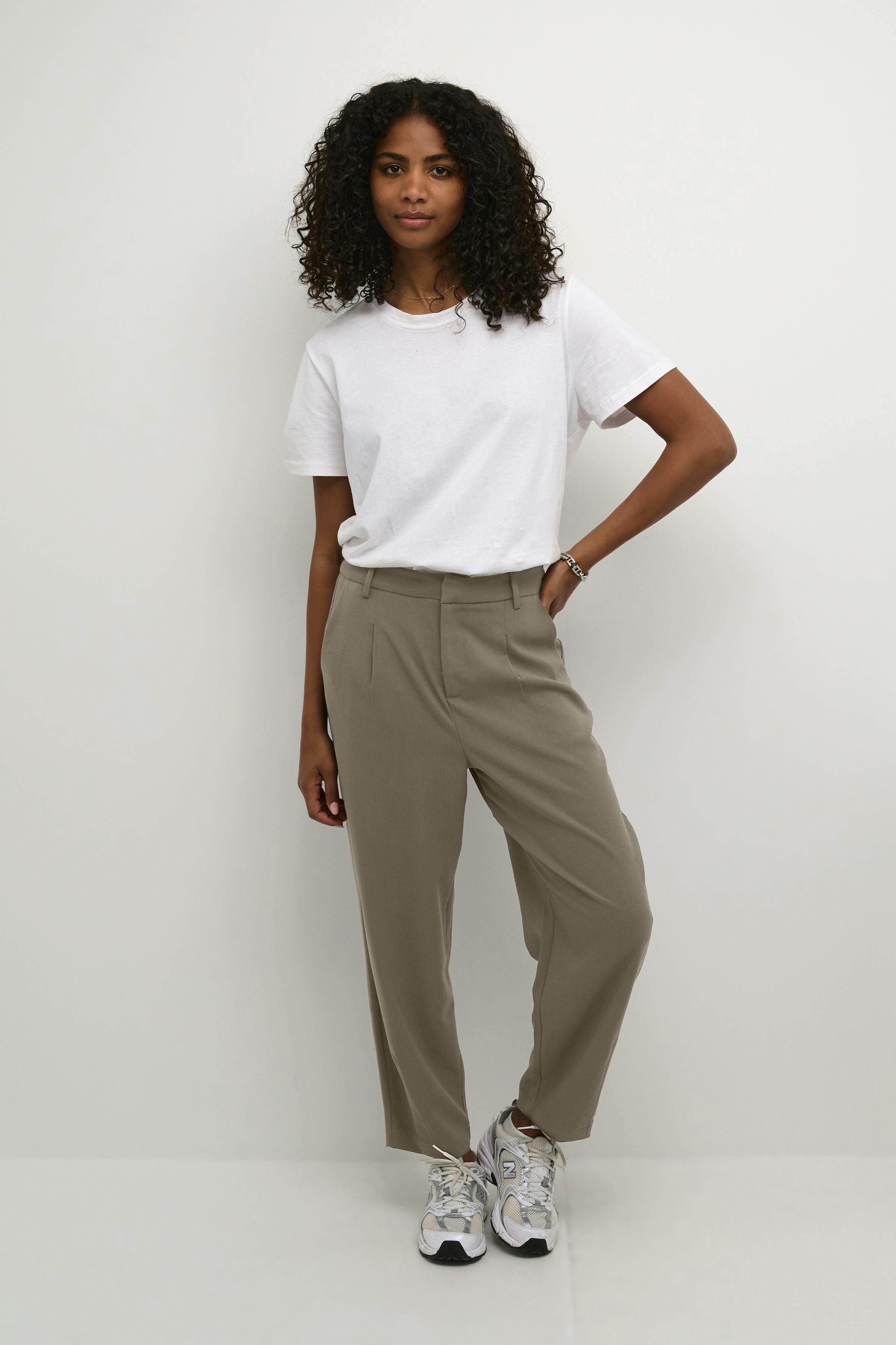 KAmerle Trousers LOOKBOOK FRONT 10504769-190810