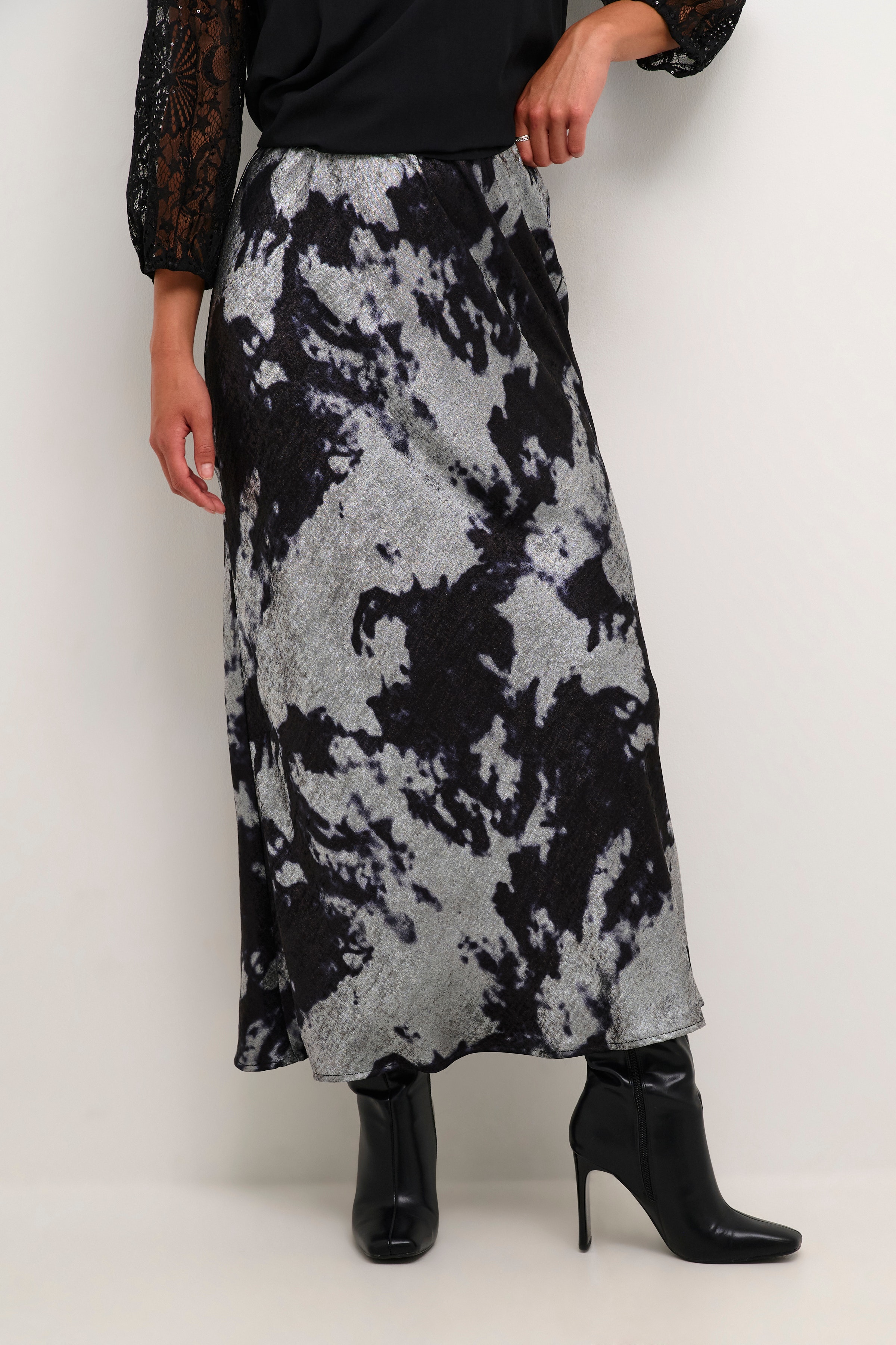 KAasky Skjørt LOOKBOOK FRONT 10509271-106670