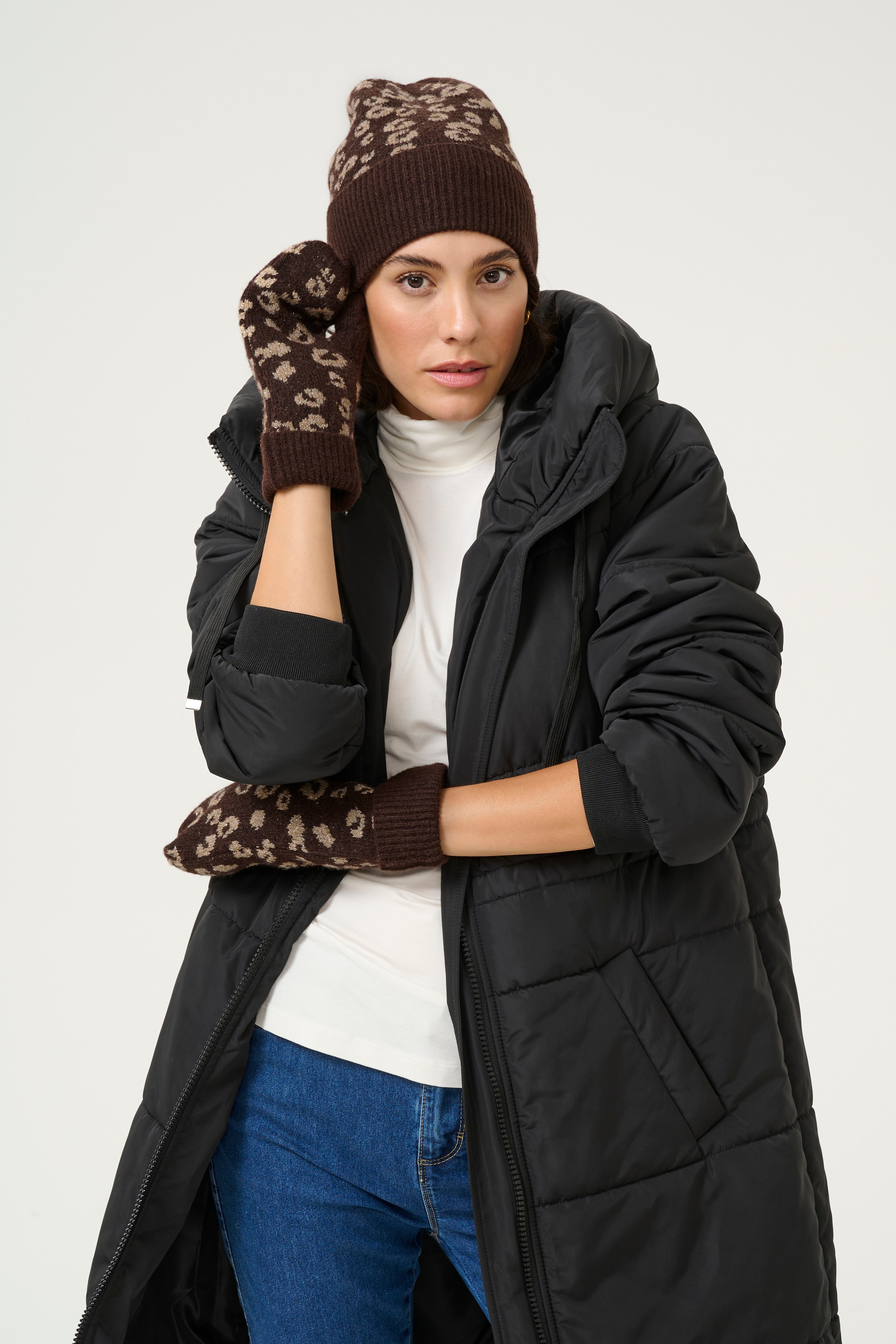 KAmolly Hatt LOOKBOOK FRONT 10509951-107398