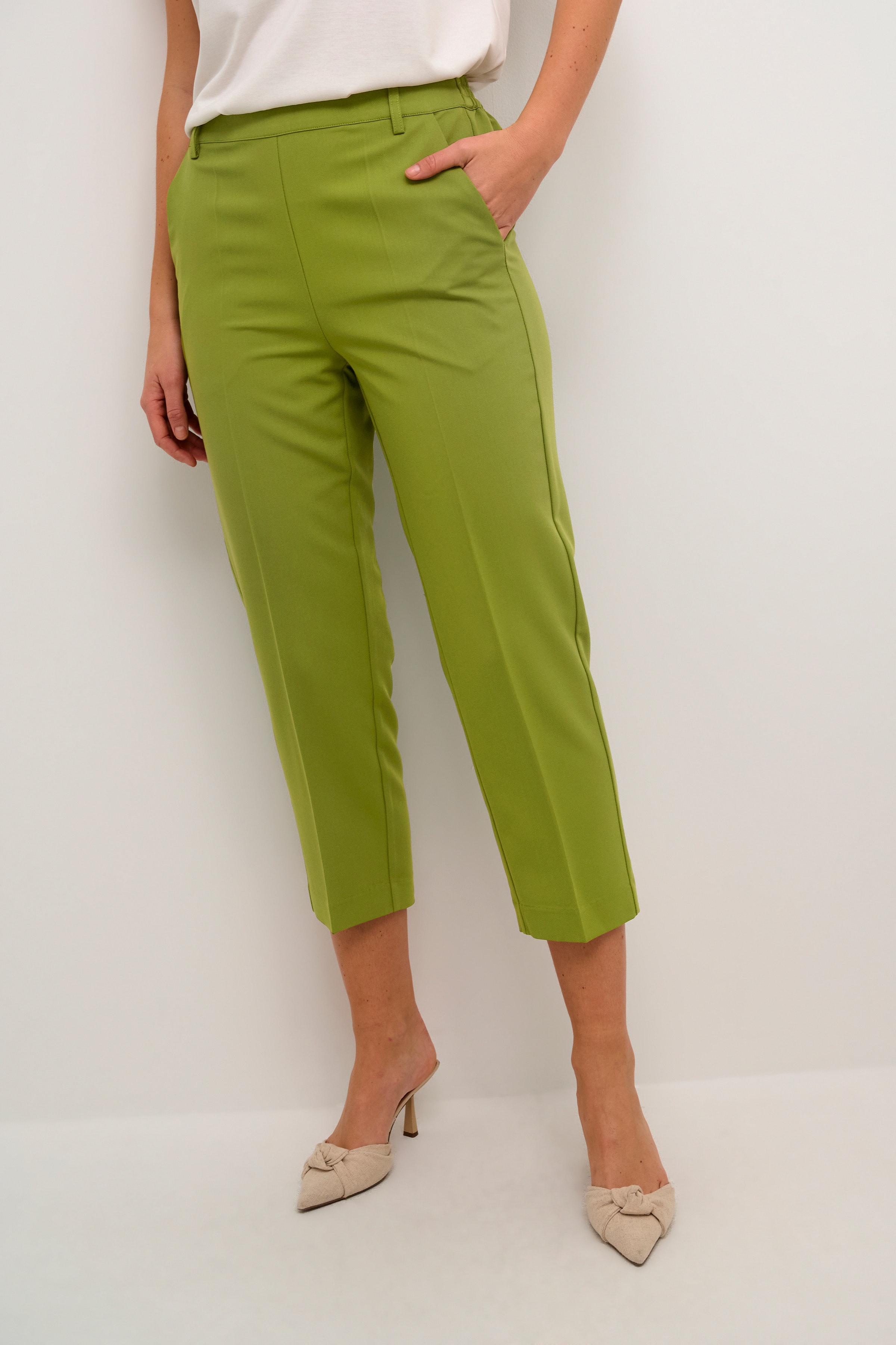 KAsakura Trousers LOOKBOOK FRONT 10506127-180435