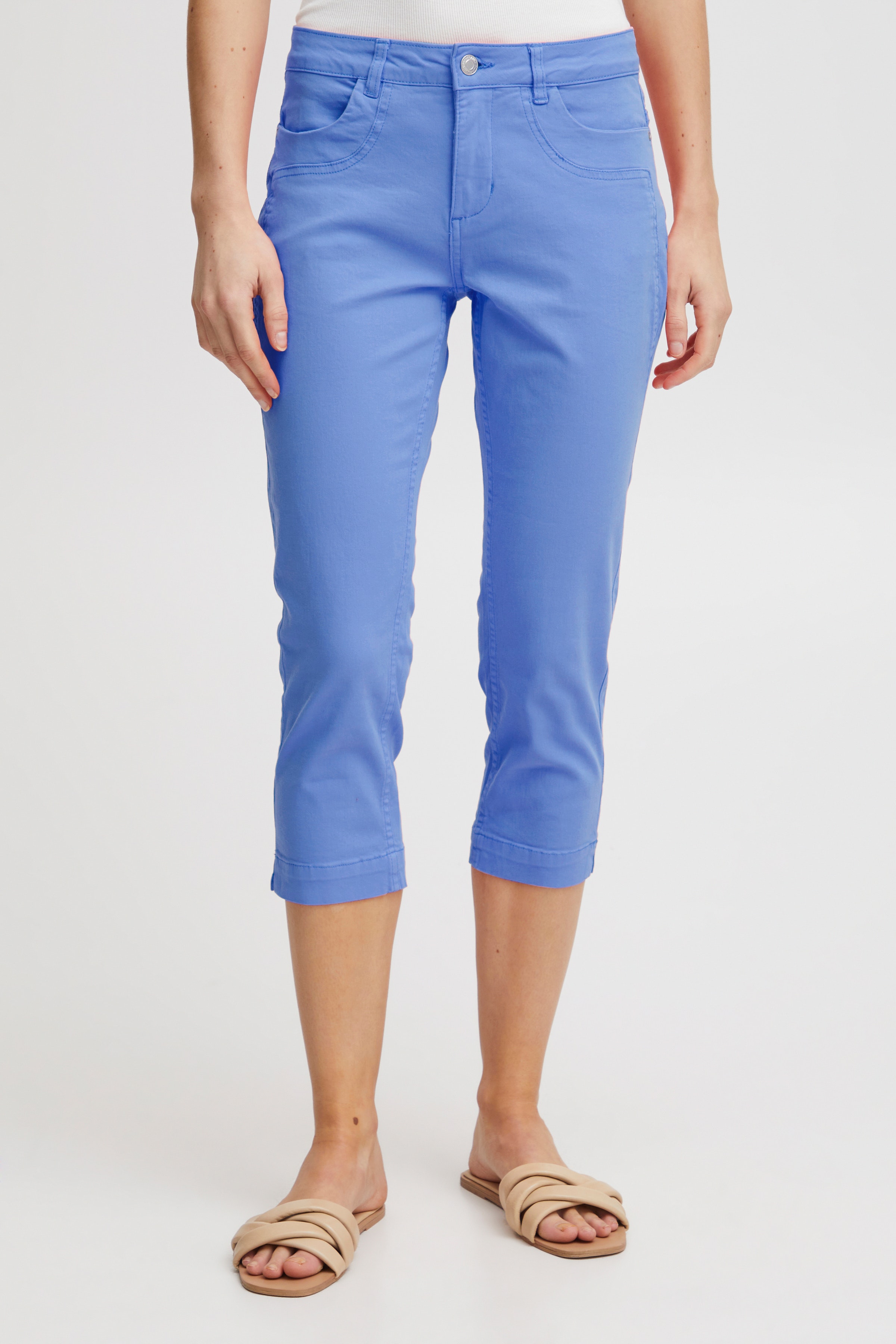 FRFOTWILL Capri pants LOOKBOOK FRONT 20610424-174037