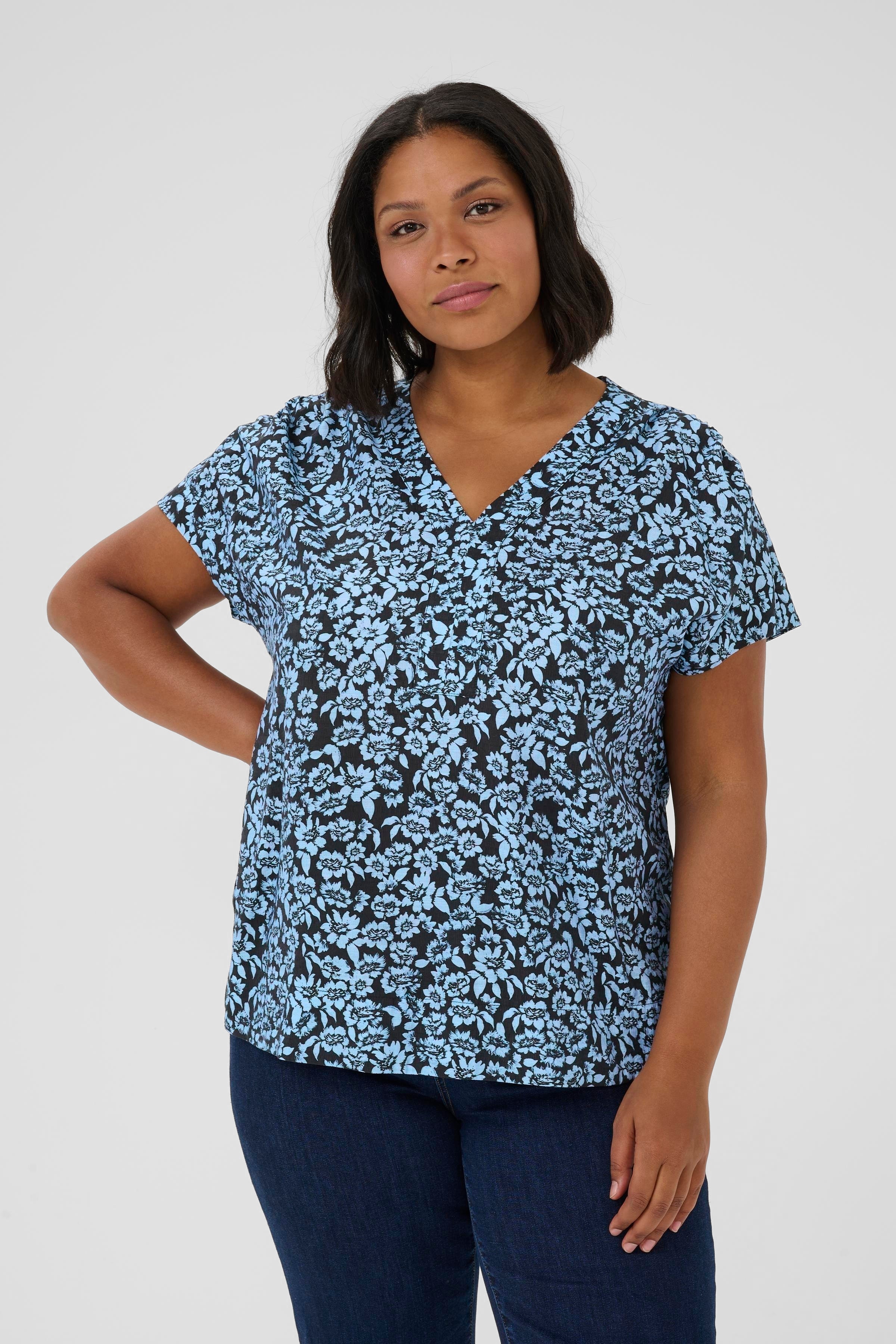 KCamina Blouse LOOKBOOK FRONT 10583445-107720