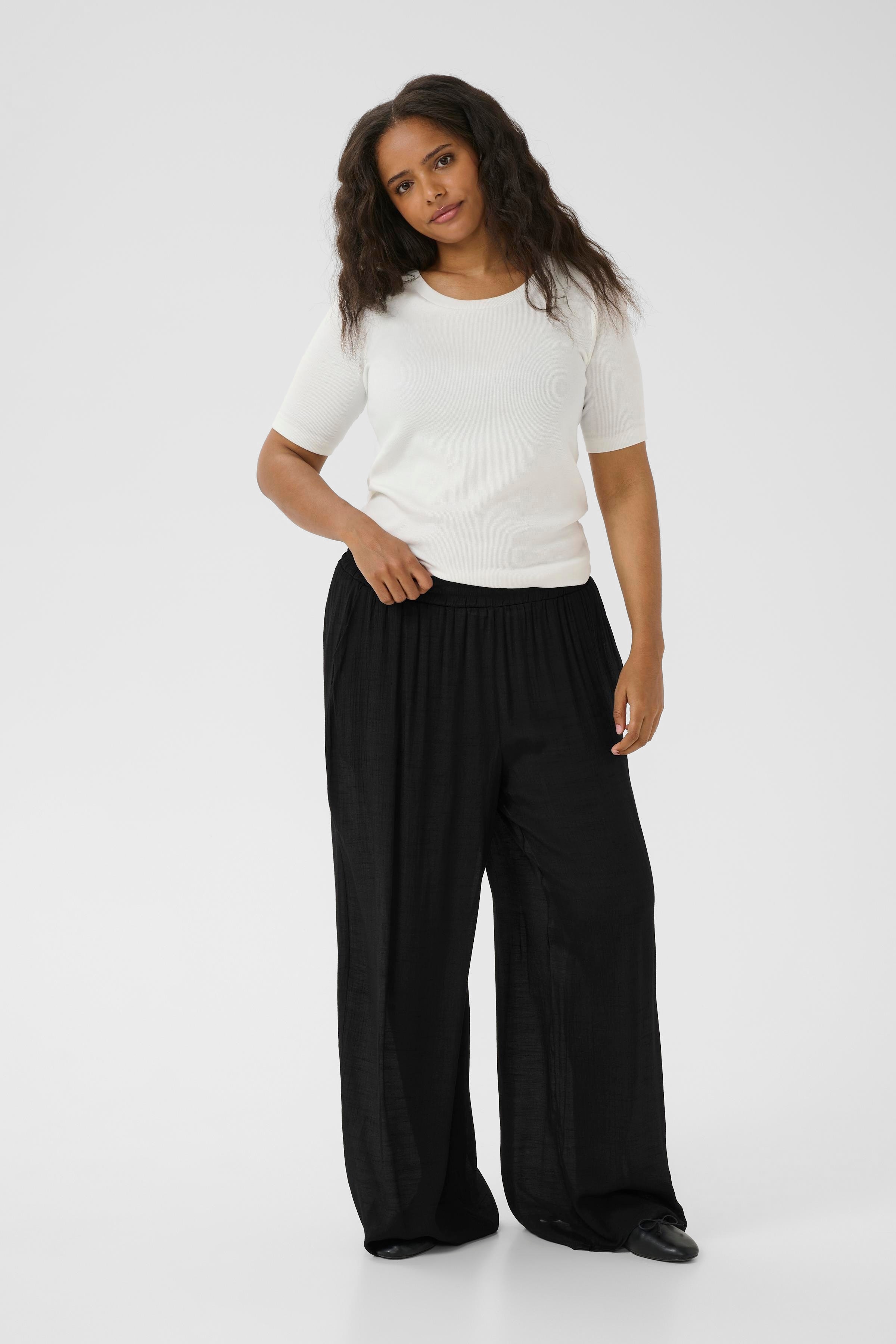 KCalia Hose LOOKBOOK FRONT 10583463-100121