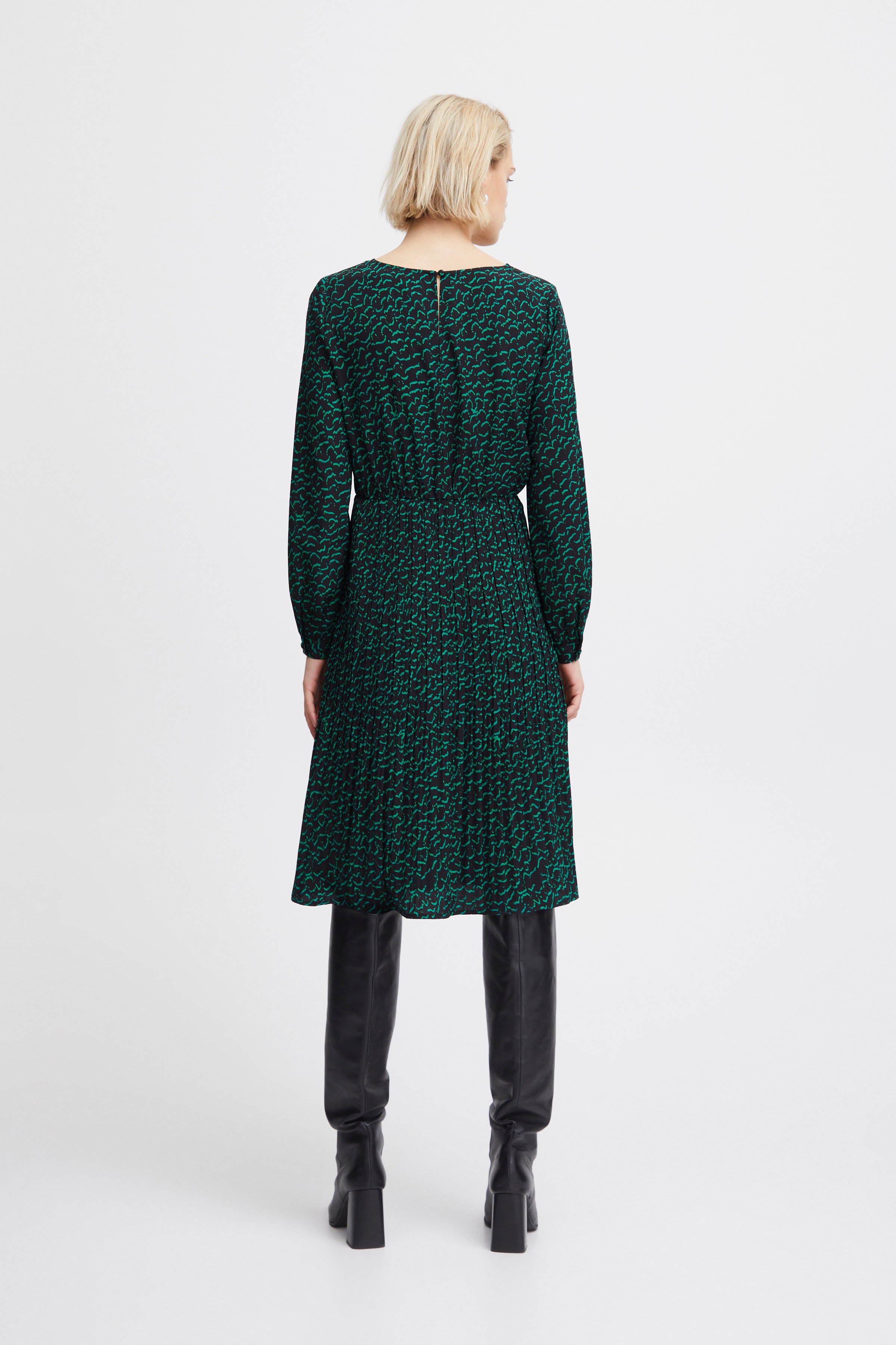 IHDARA Kjole LOOKBOOK FRONT 20119361-202167