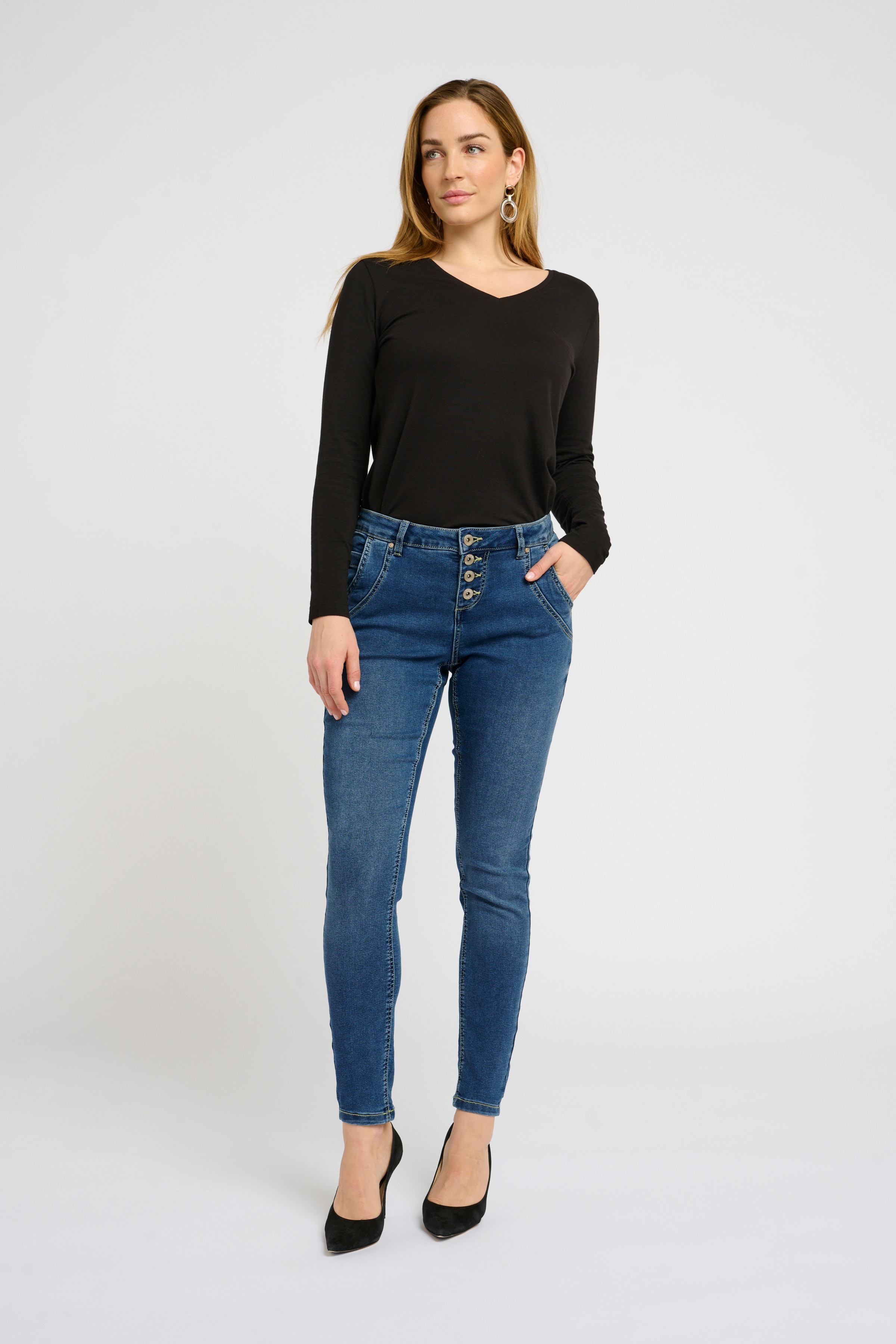 CRSandy Jeans LOOKBOOK FRONT 10610602-102572