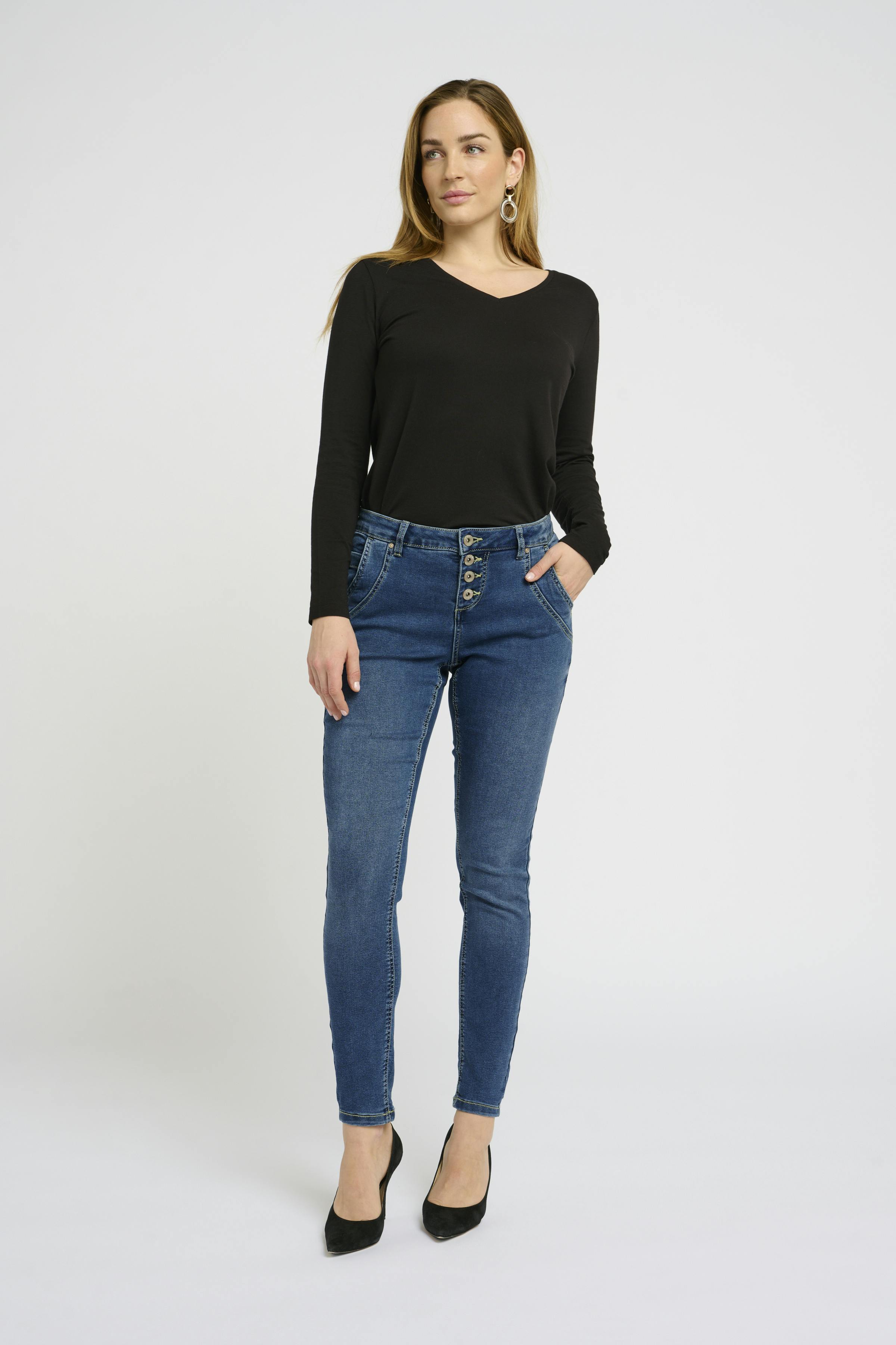 CRSandy Jeans LOOKBOOK FRONT 10610602-102572