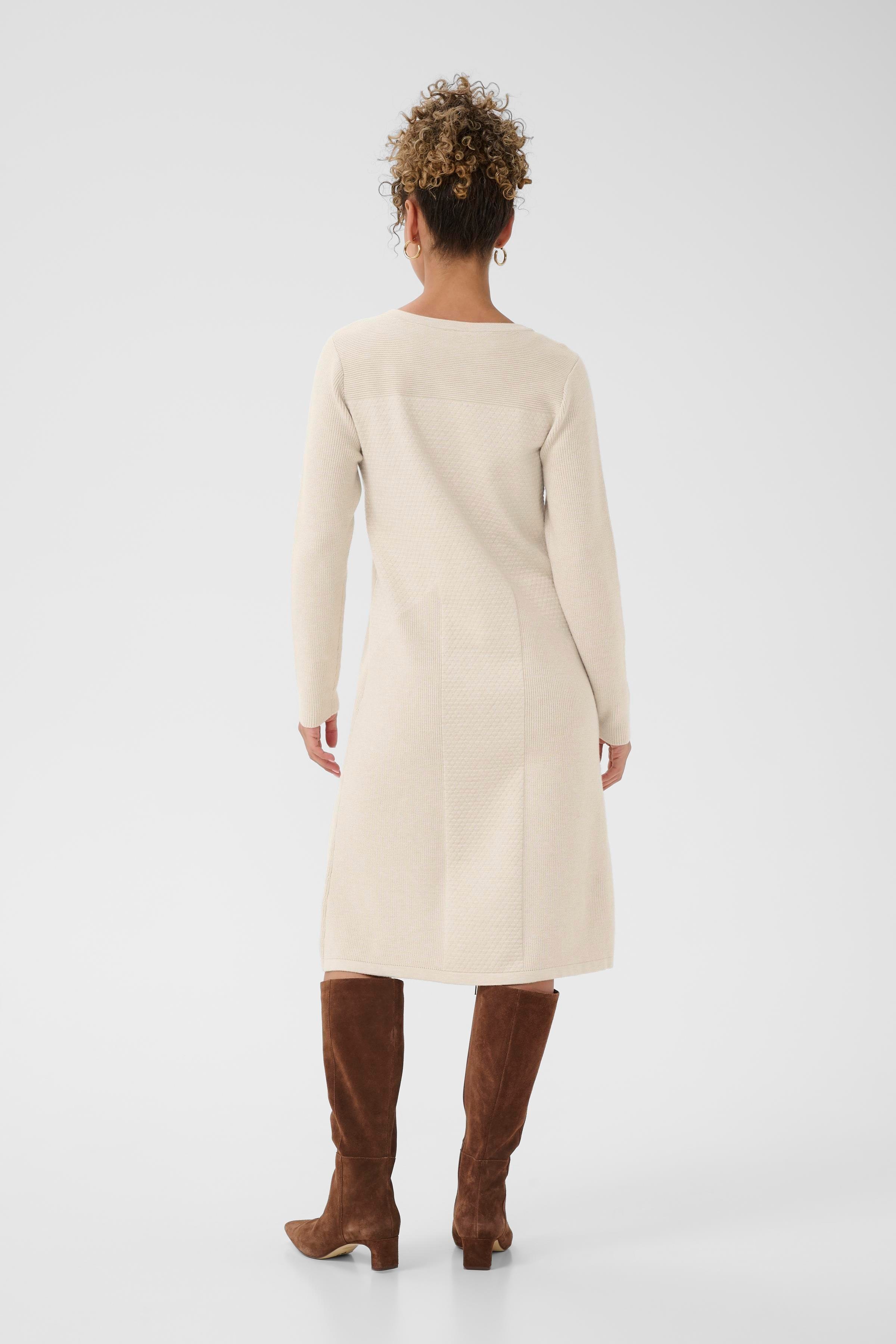 CRDela Kleid LOOKBOOK BACK 10614547-100232