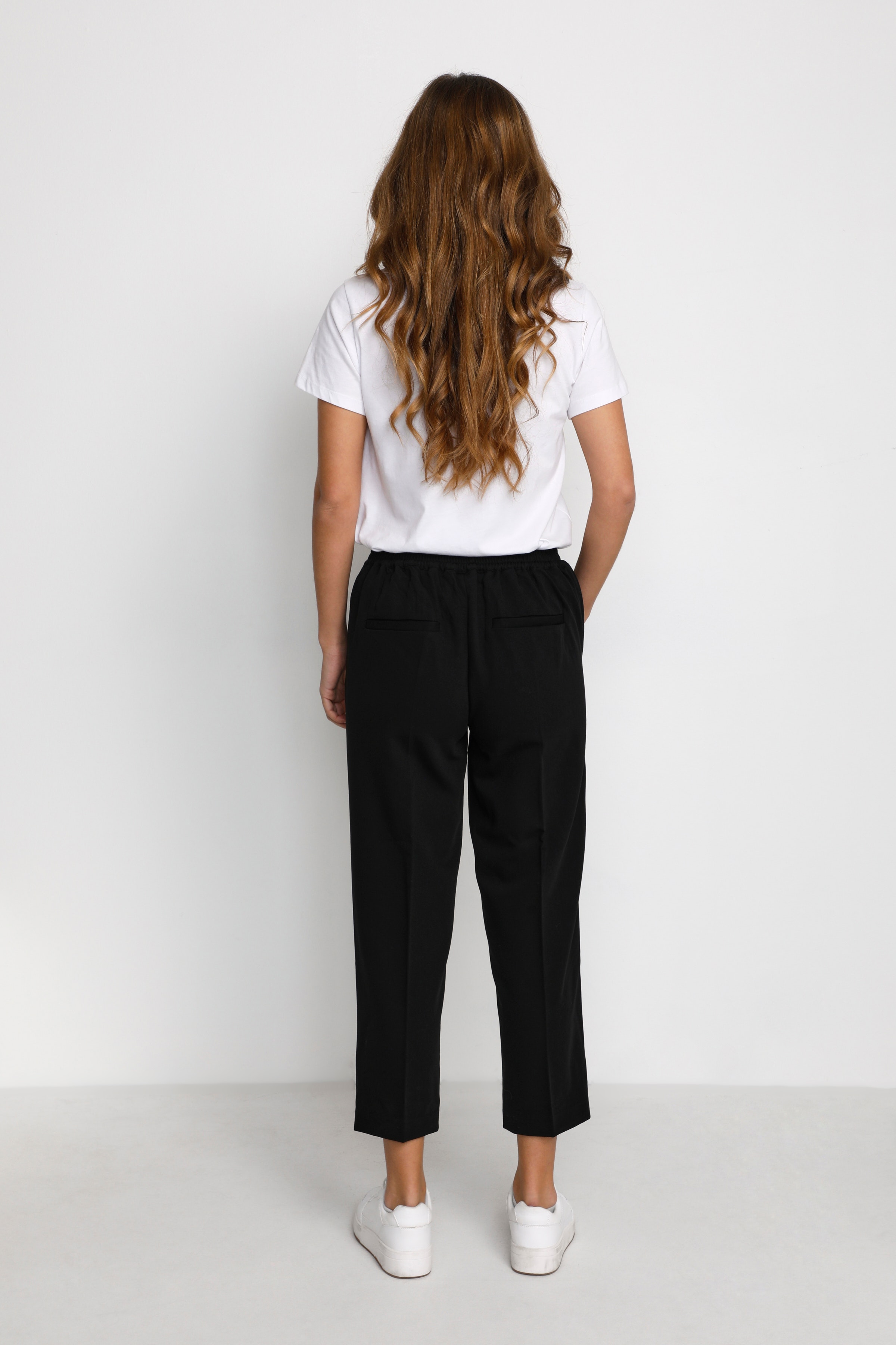 KAsakura Trousers LOOKBOOK BACK 10506127-100121